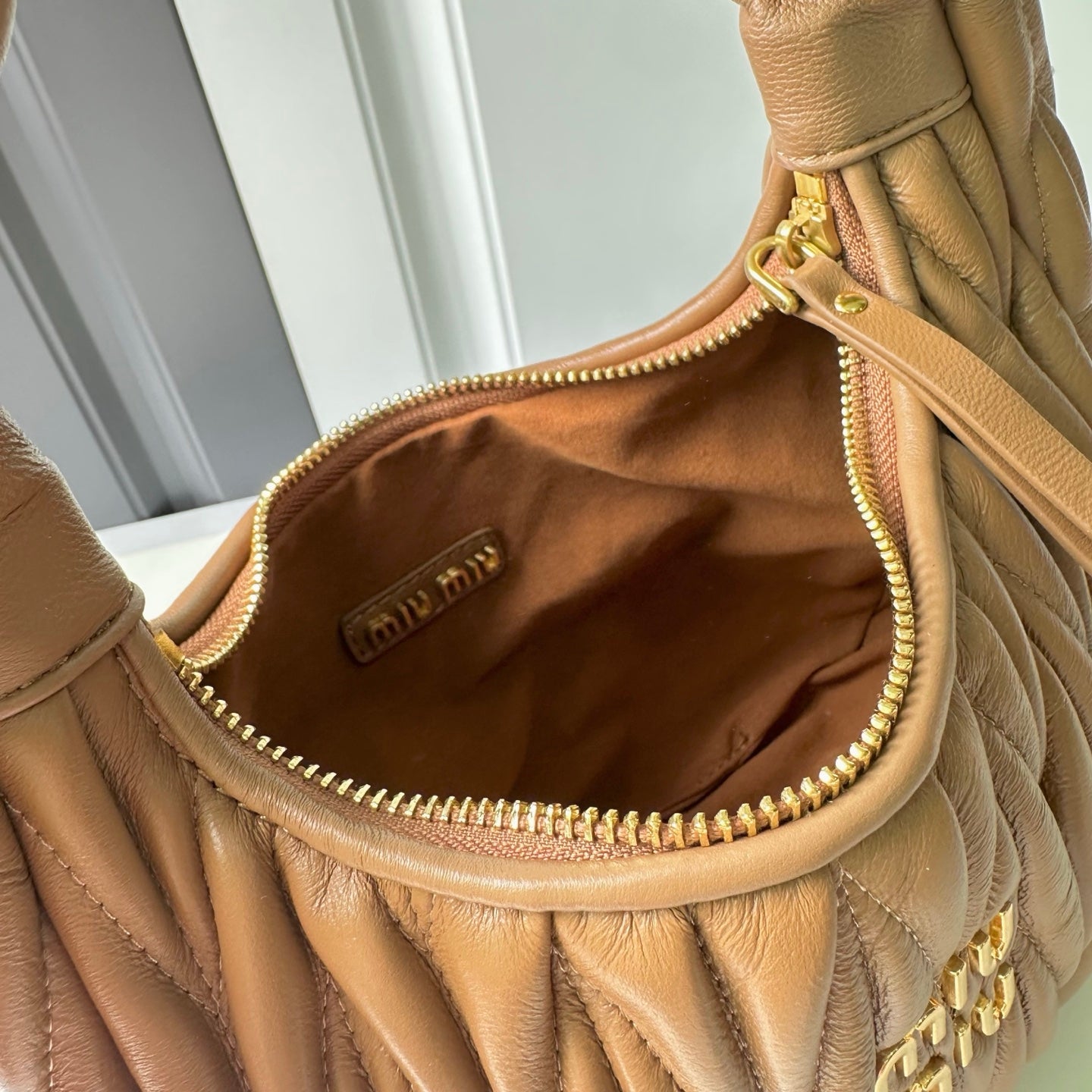 146PA121B Popular leather bag（29x24x10cm）