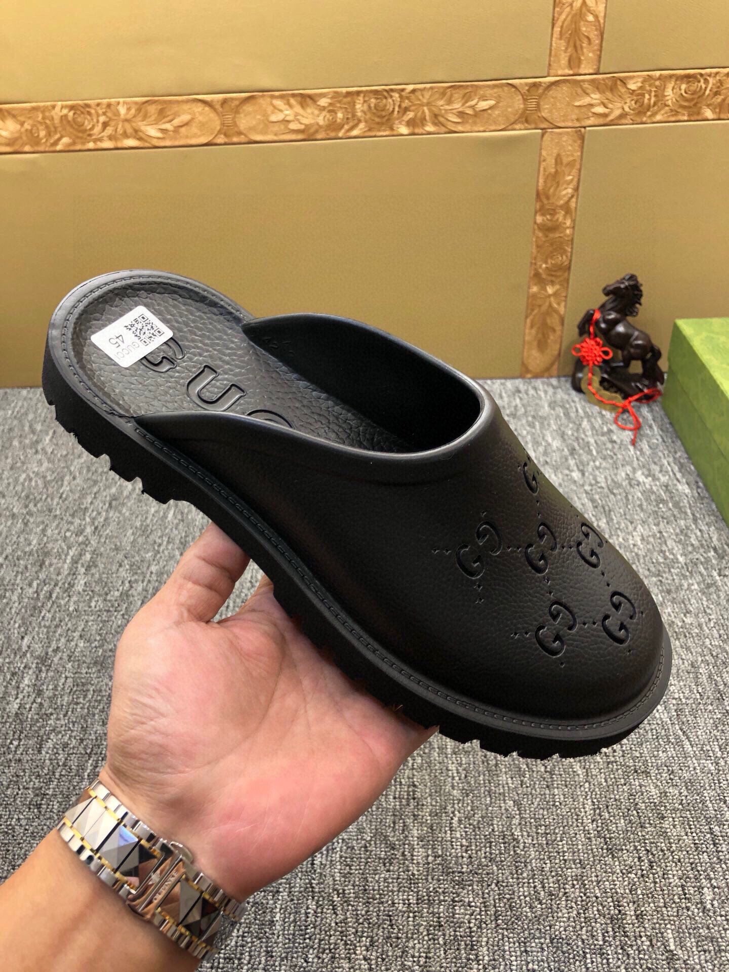 5WB243Z Popular Slippers
