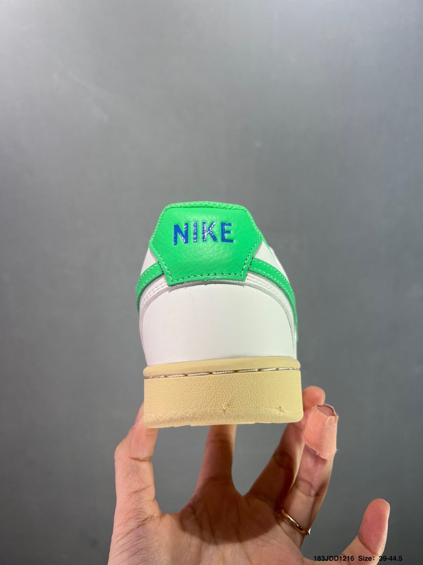 435ZA8Z Popular shoes (No box)