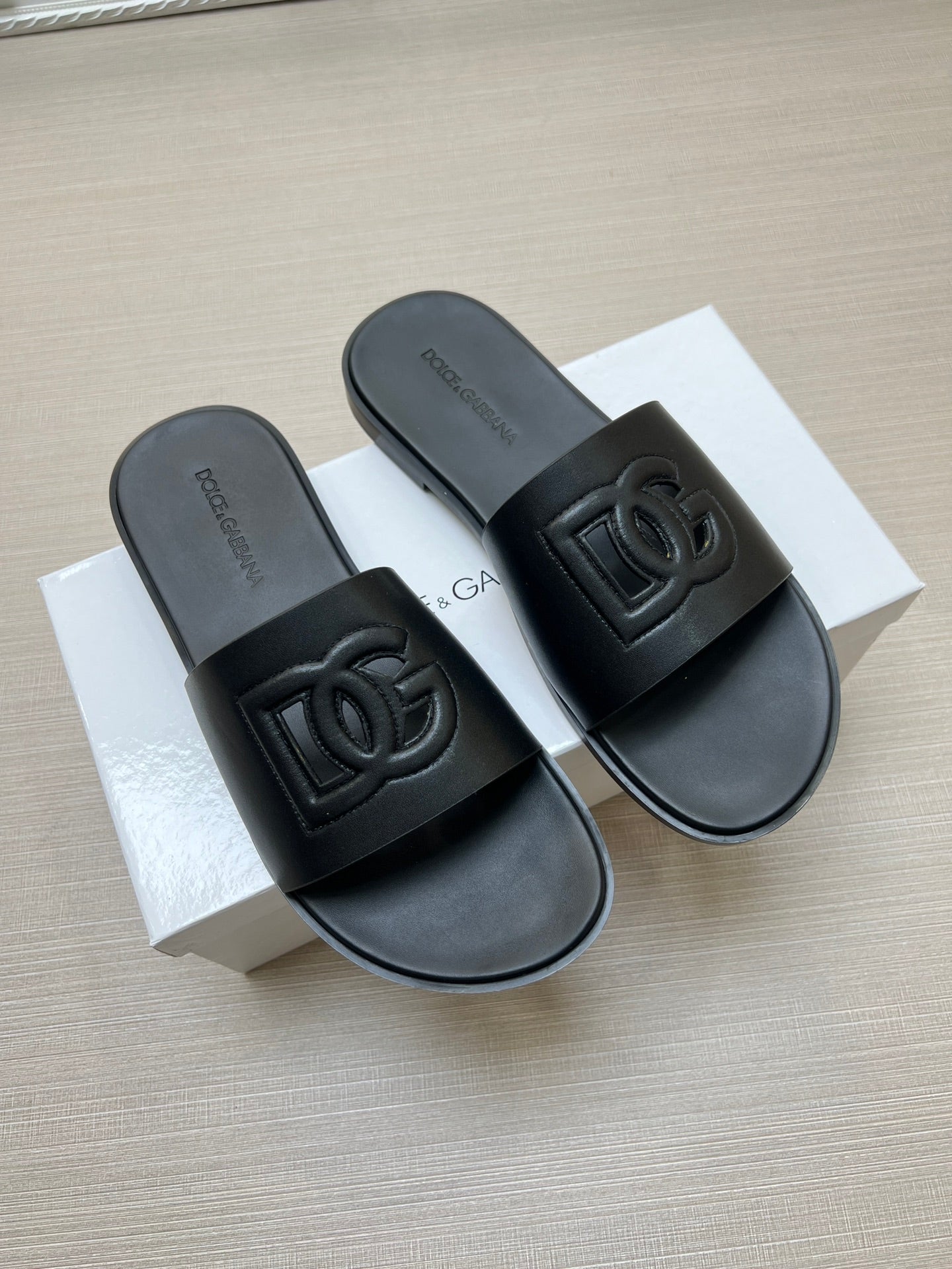 54A63Z Popular slippers