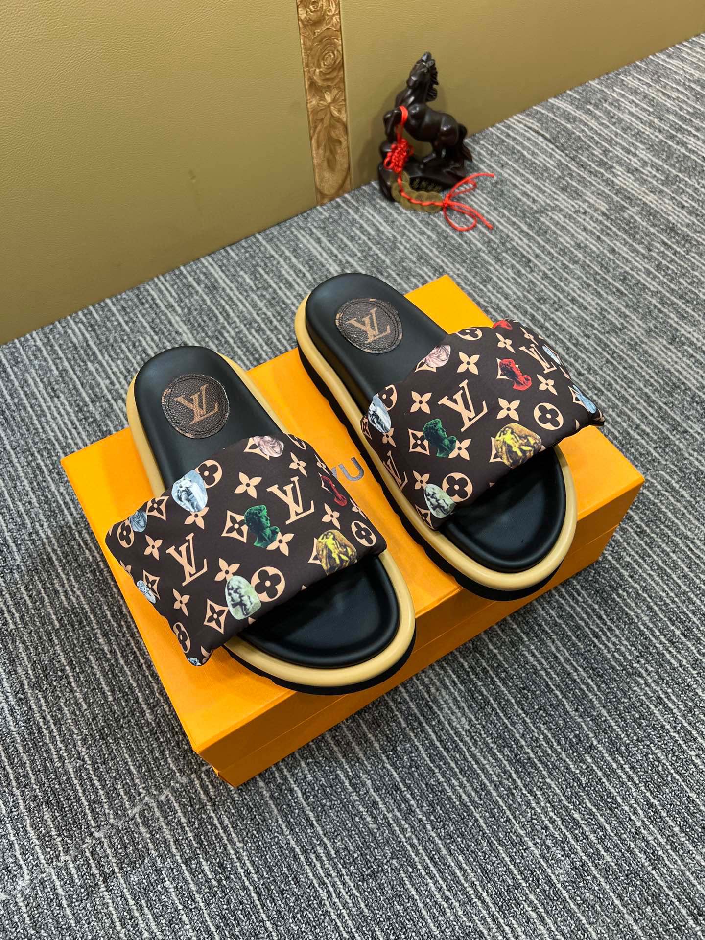 5XF120Z Popular leather quality Slippers