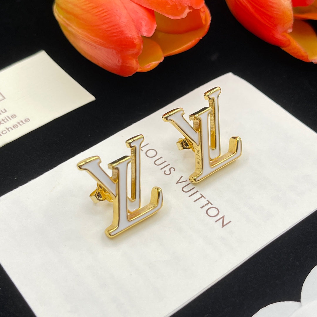 1NE241E Popular   Earrings