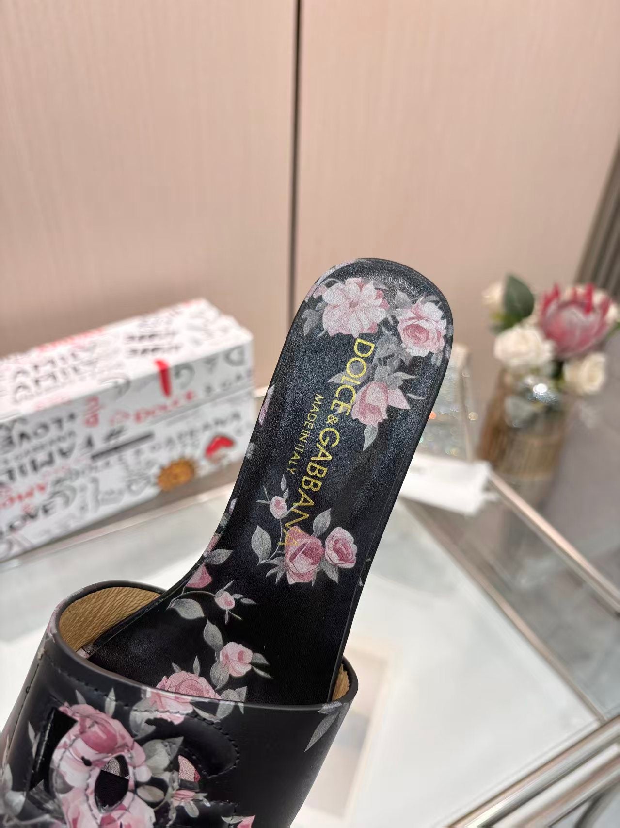 Z2X66A43 Popular high-quality leather slippers