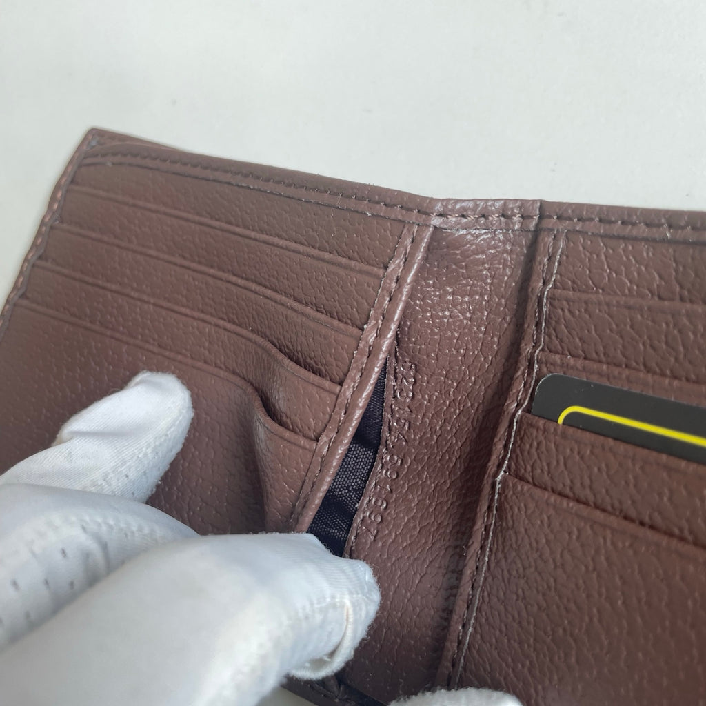 B1X46B7 Popular leather wallets ( with full packaging )