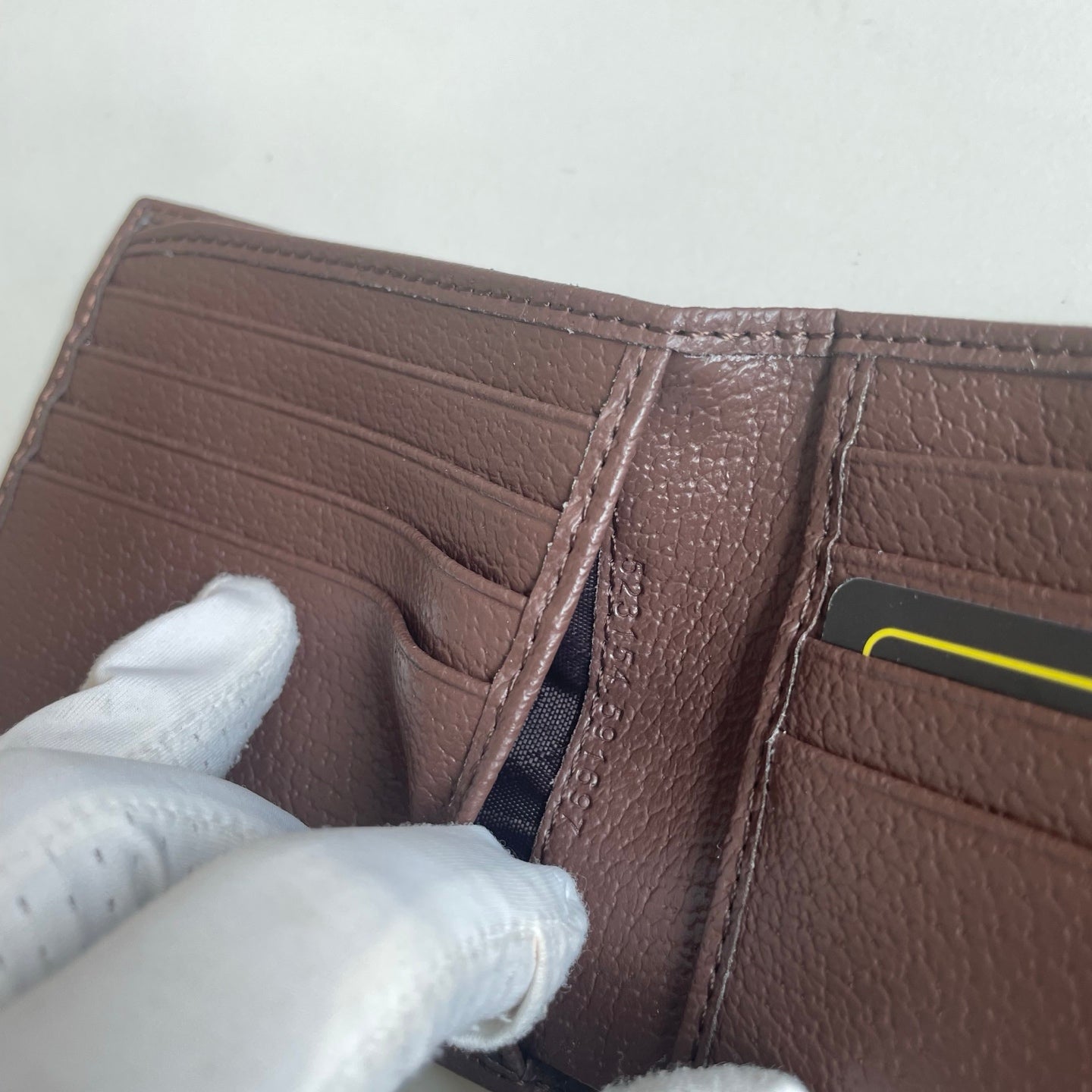 146XB7B Popular leather wallets ( with full packaging )