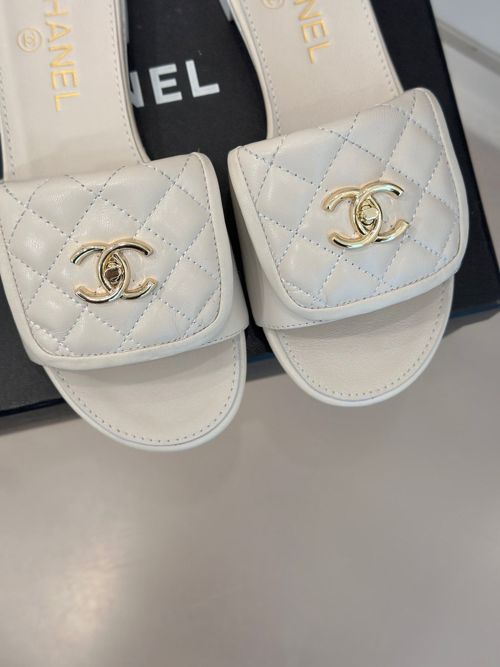 1ZC245Z Popular Slippers