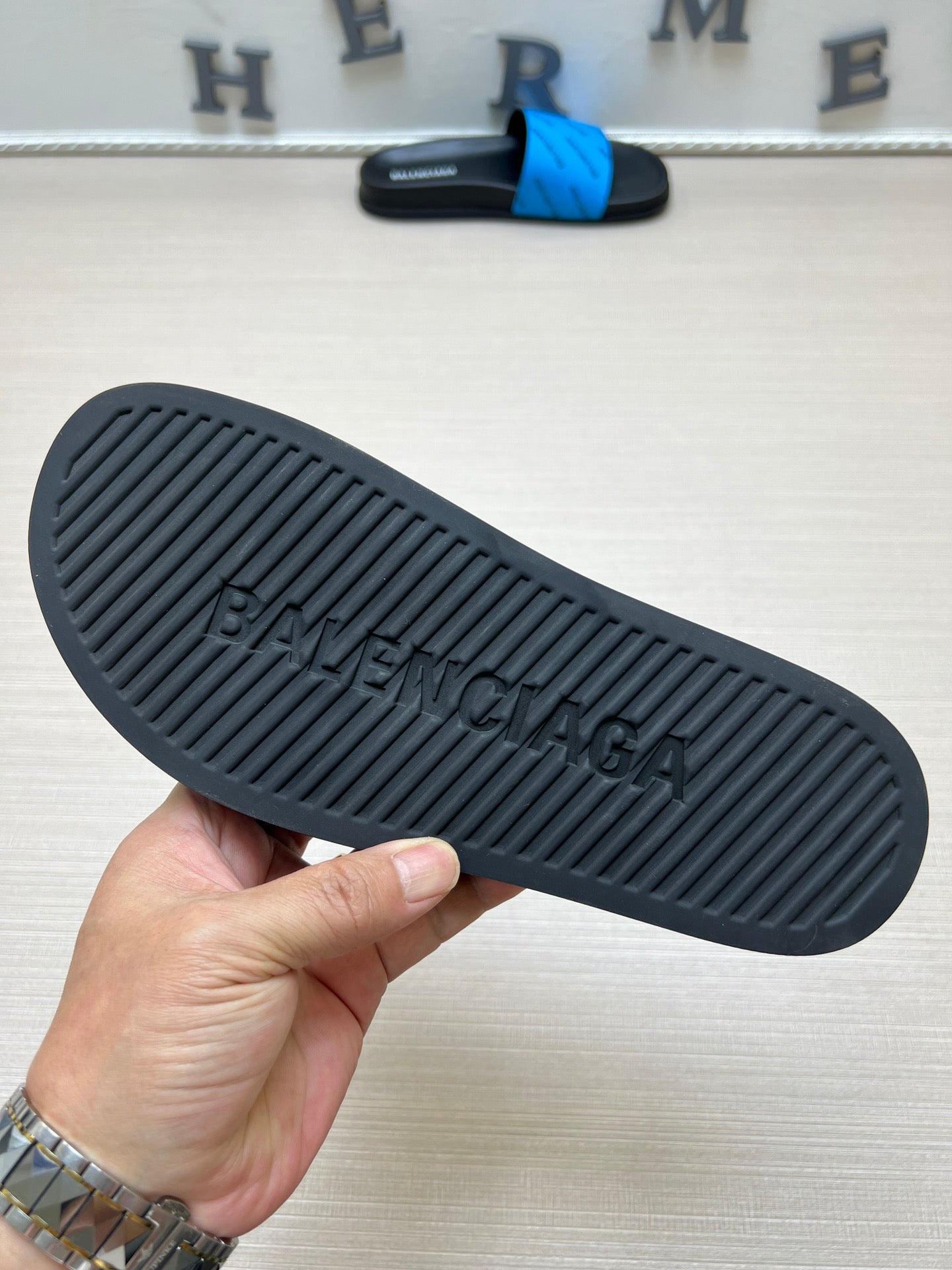 54J99Z Popular slippers