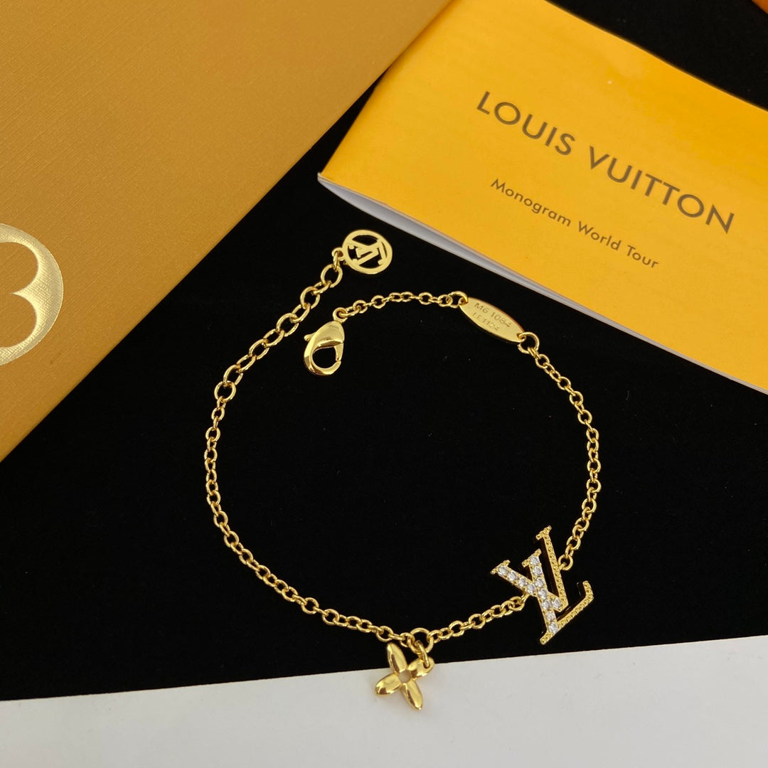 14E552X  Popular   Earrings Bracelets Necklaces