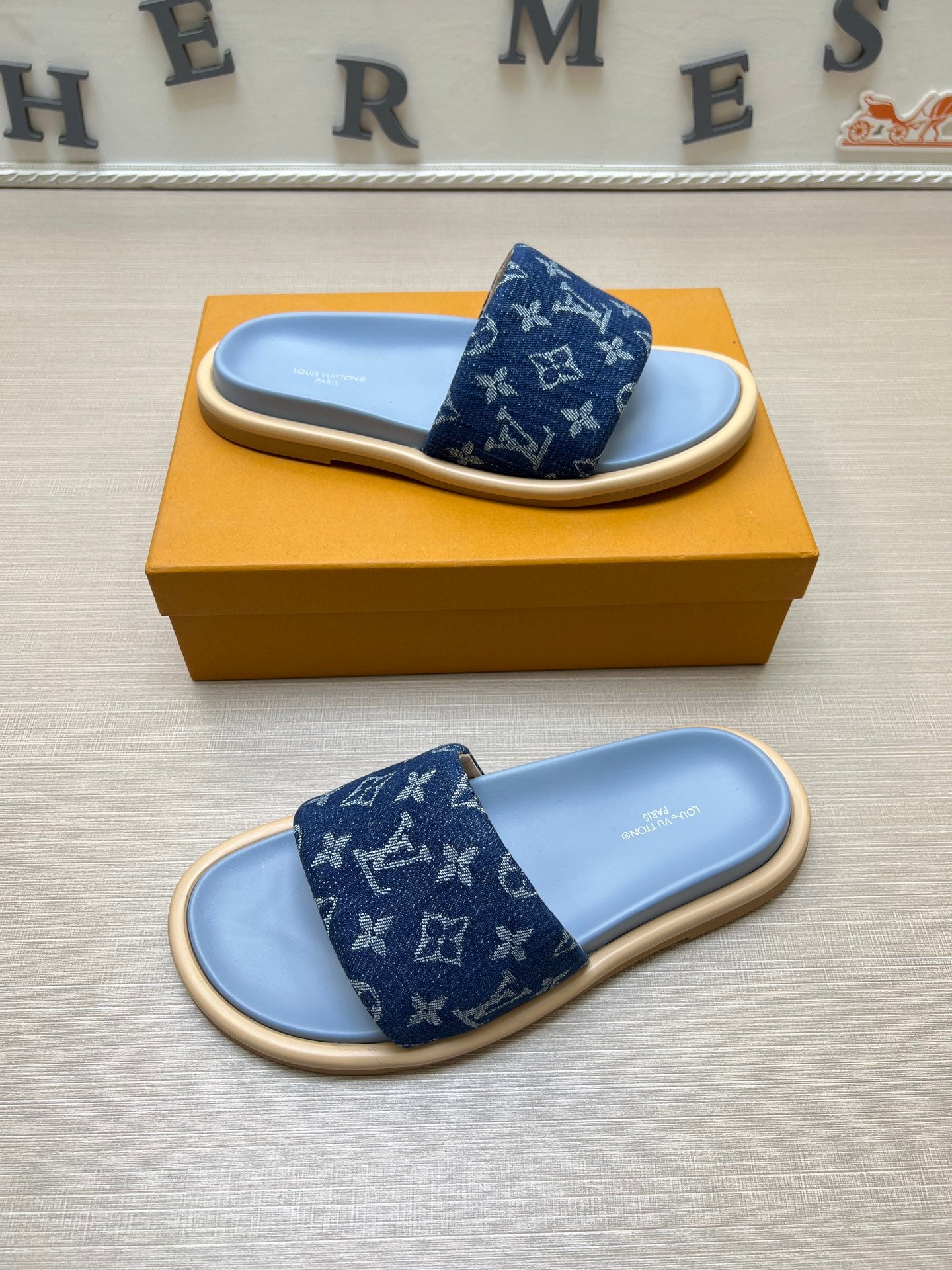 535ZE302Z Popular Slippers