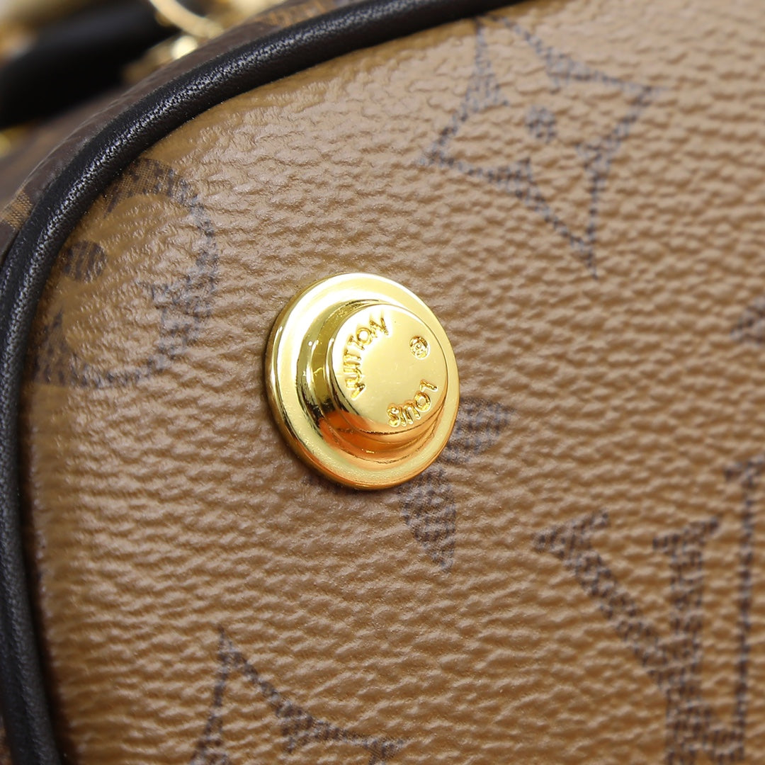 2XE121B Popular   leather bag 