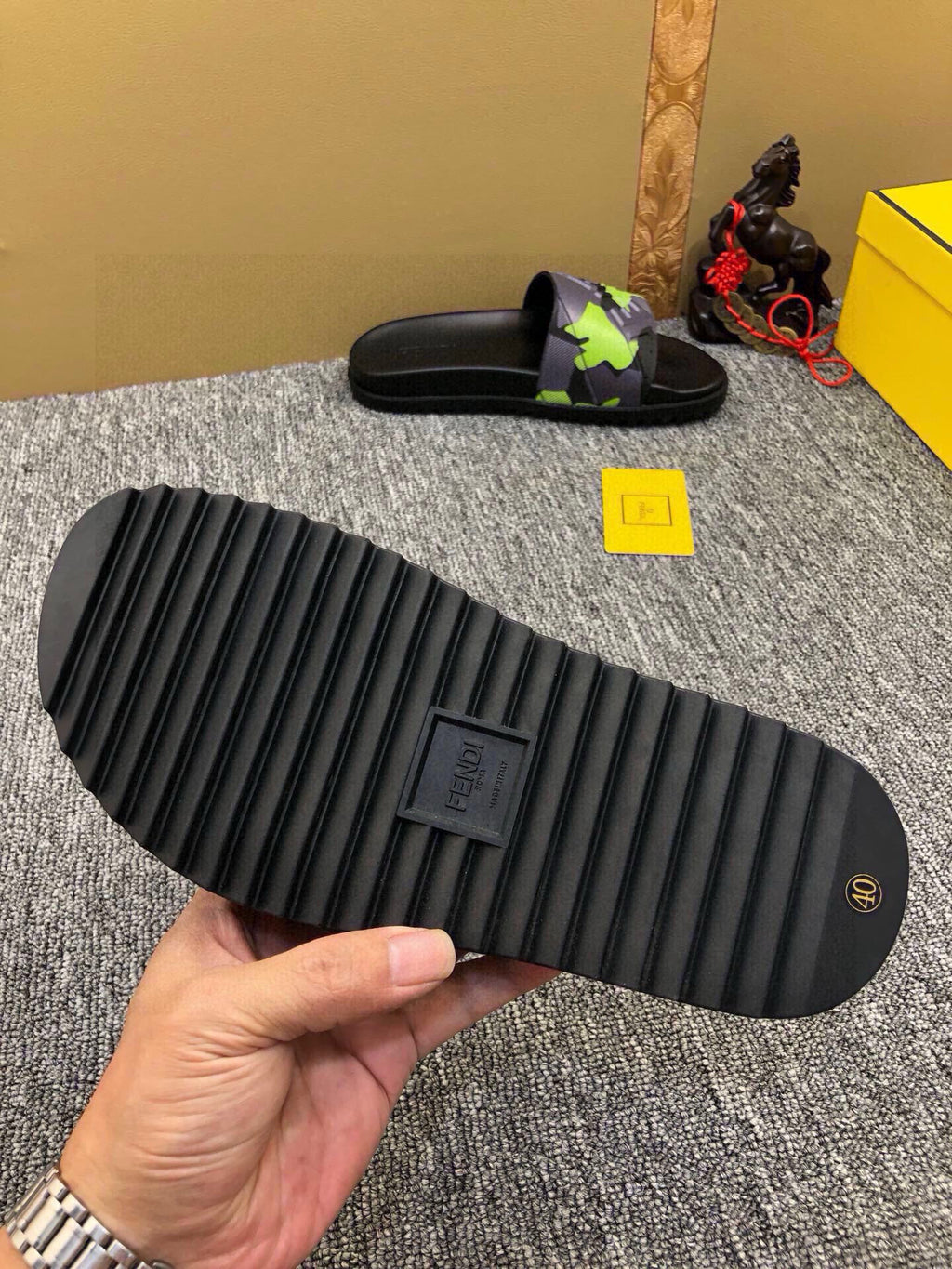 535ZF284Z Popular Slippers