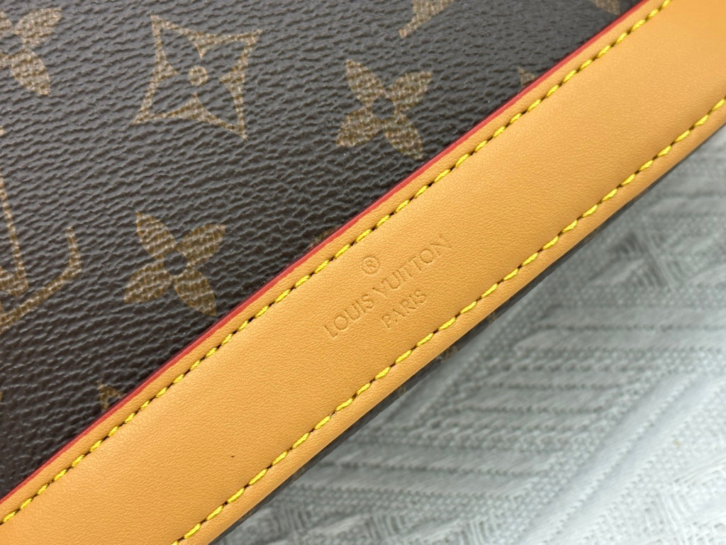 155XE20B Popular leather bag