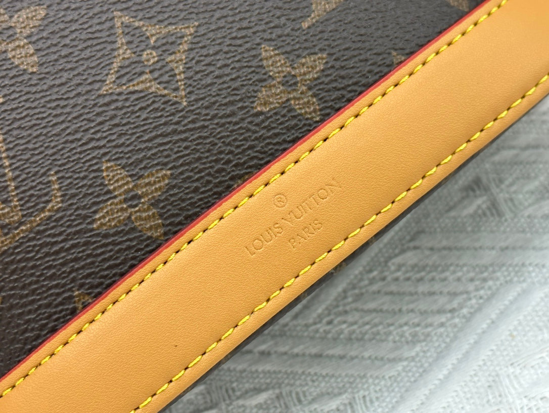 155XE20B Popular leather bag
