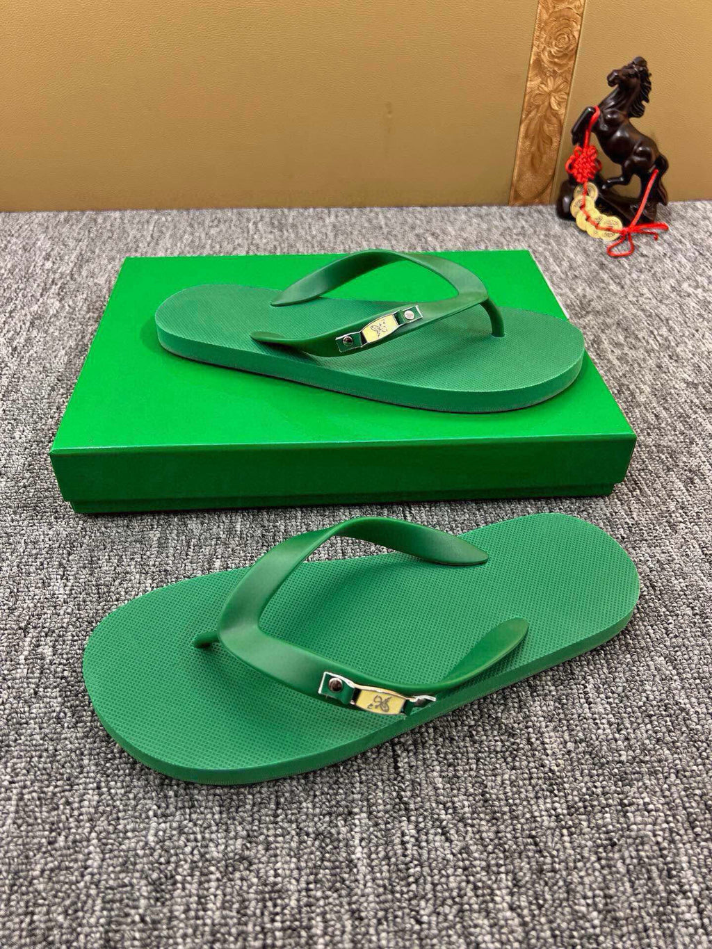535ZA292Z Popular Slippers
