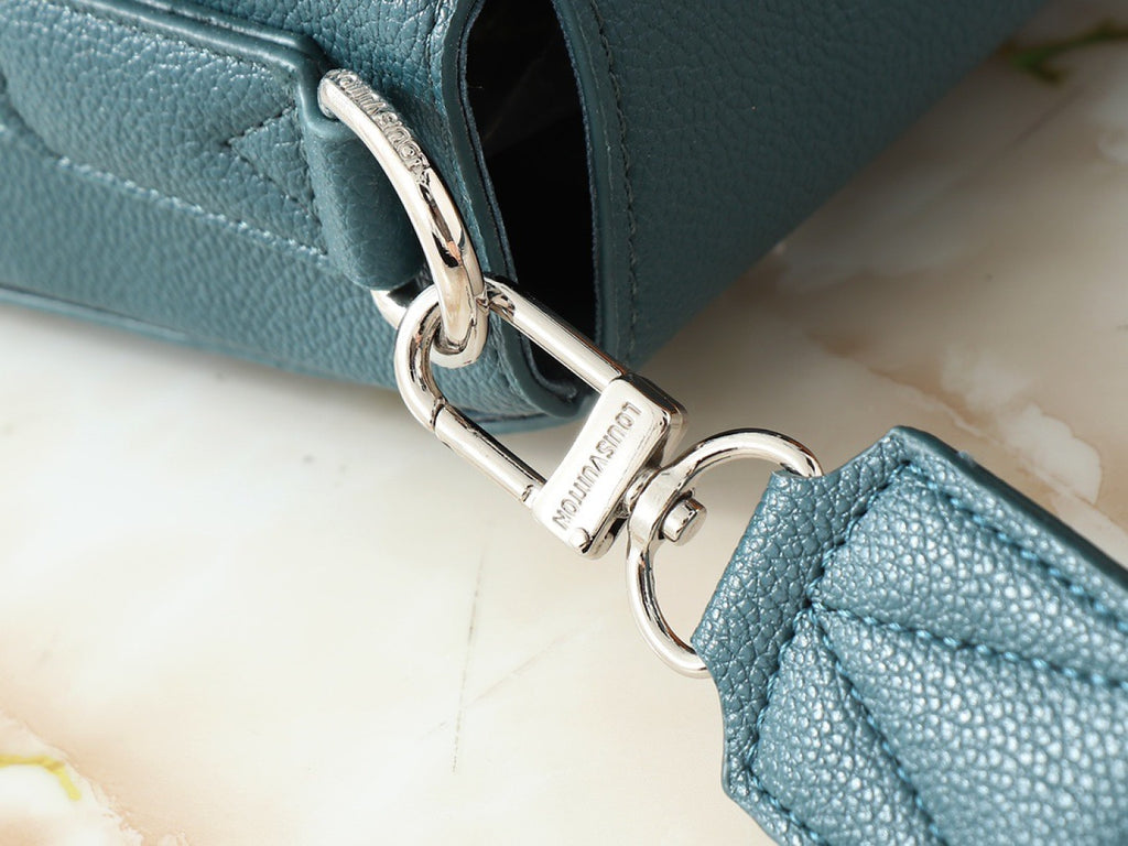 136PE78B Popular leather bag