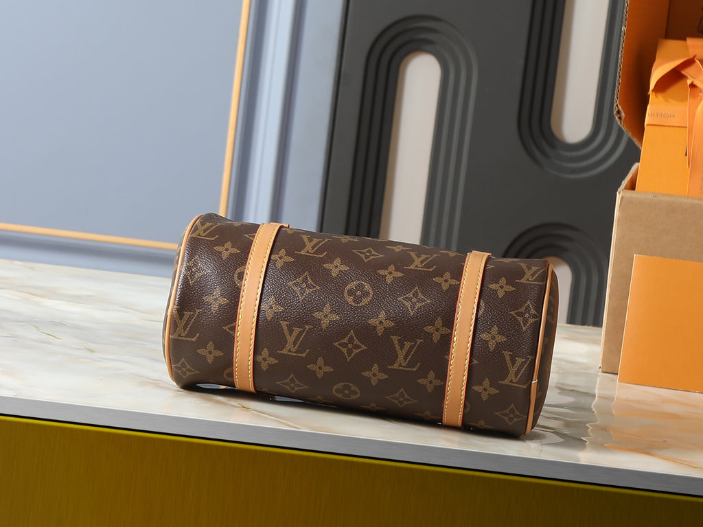 156NE21B Popular leather bag
