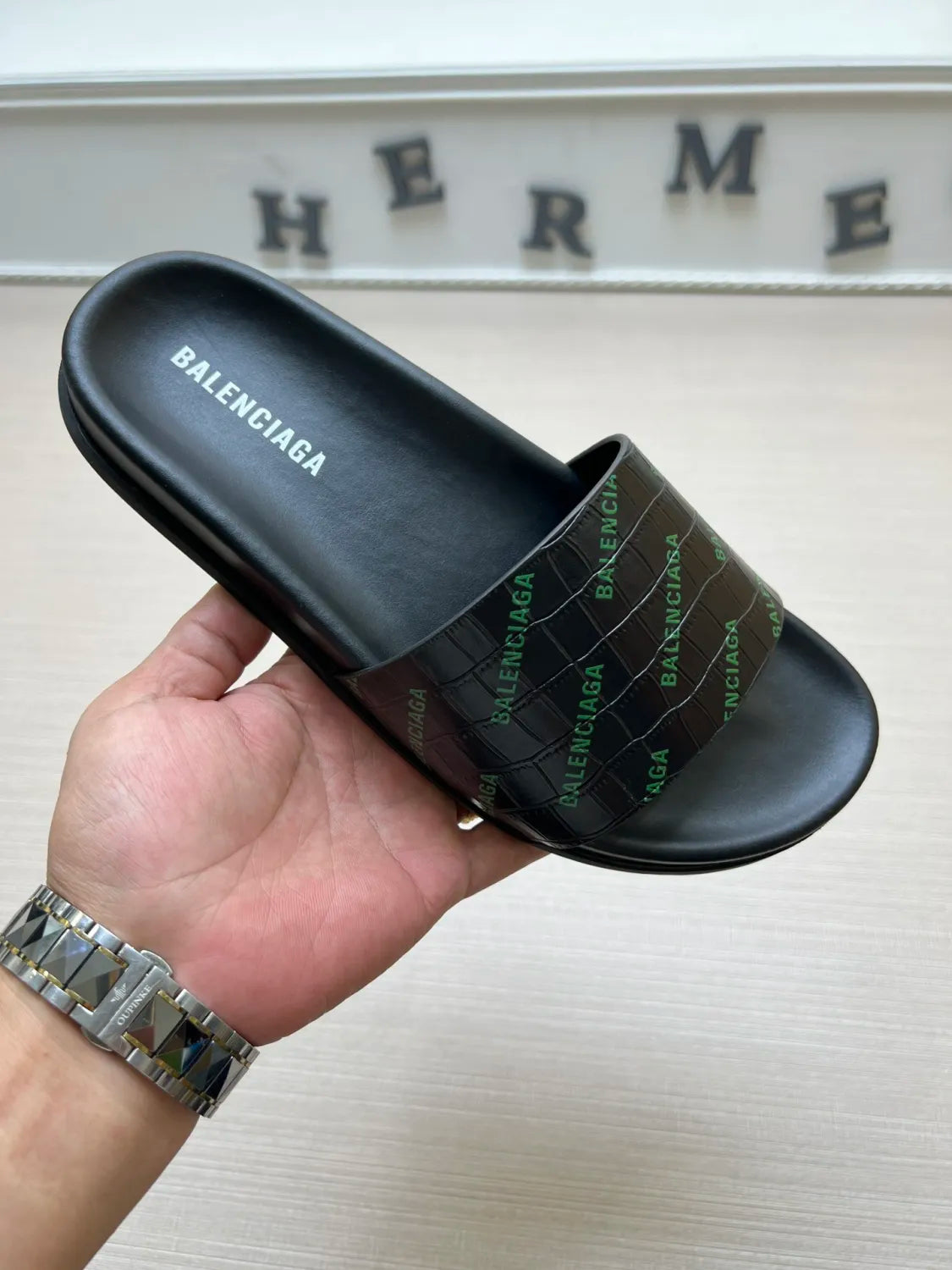 54J99Z Popular slippers