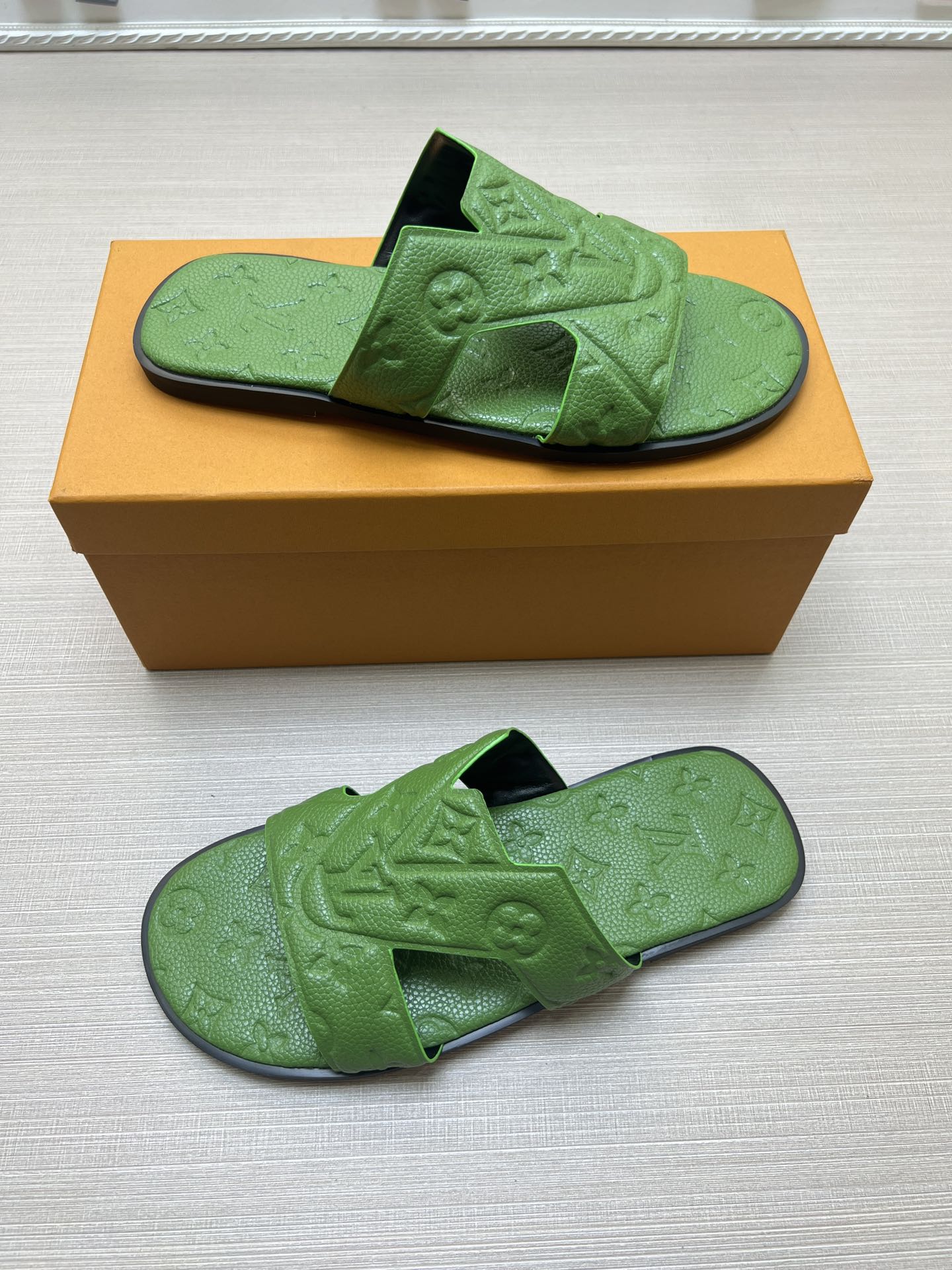 54E34Z Popular slippers