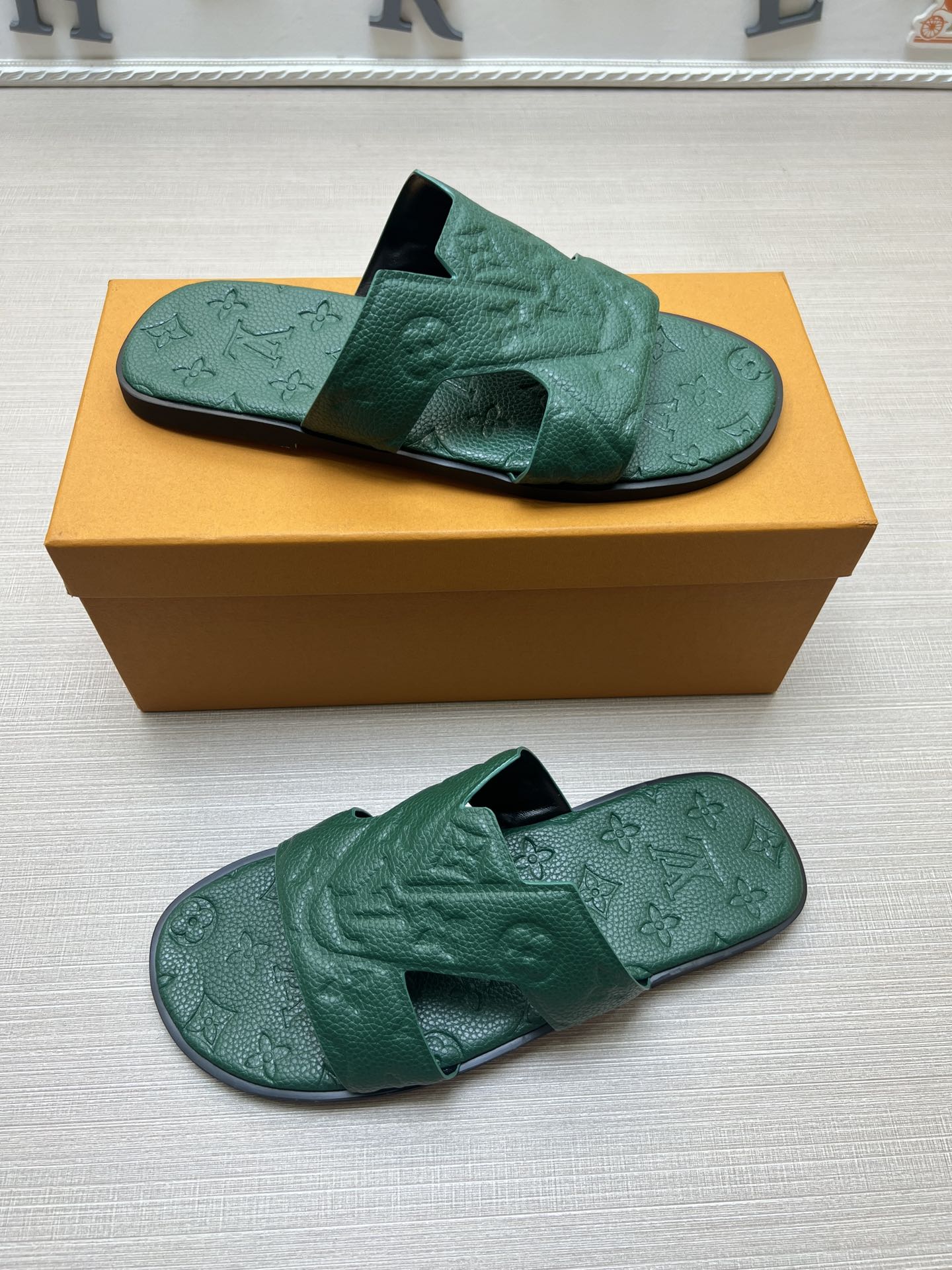 54E34Z Popular slippers