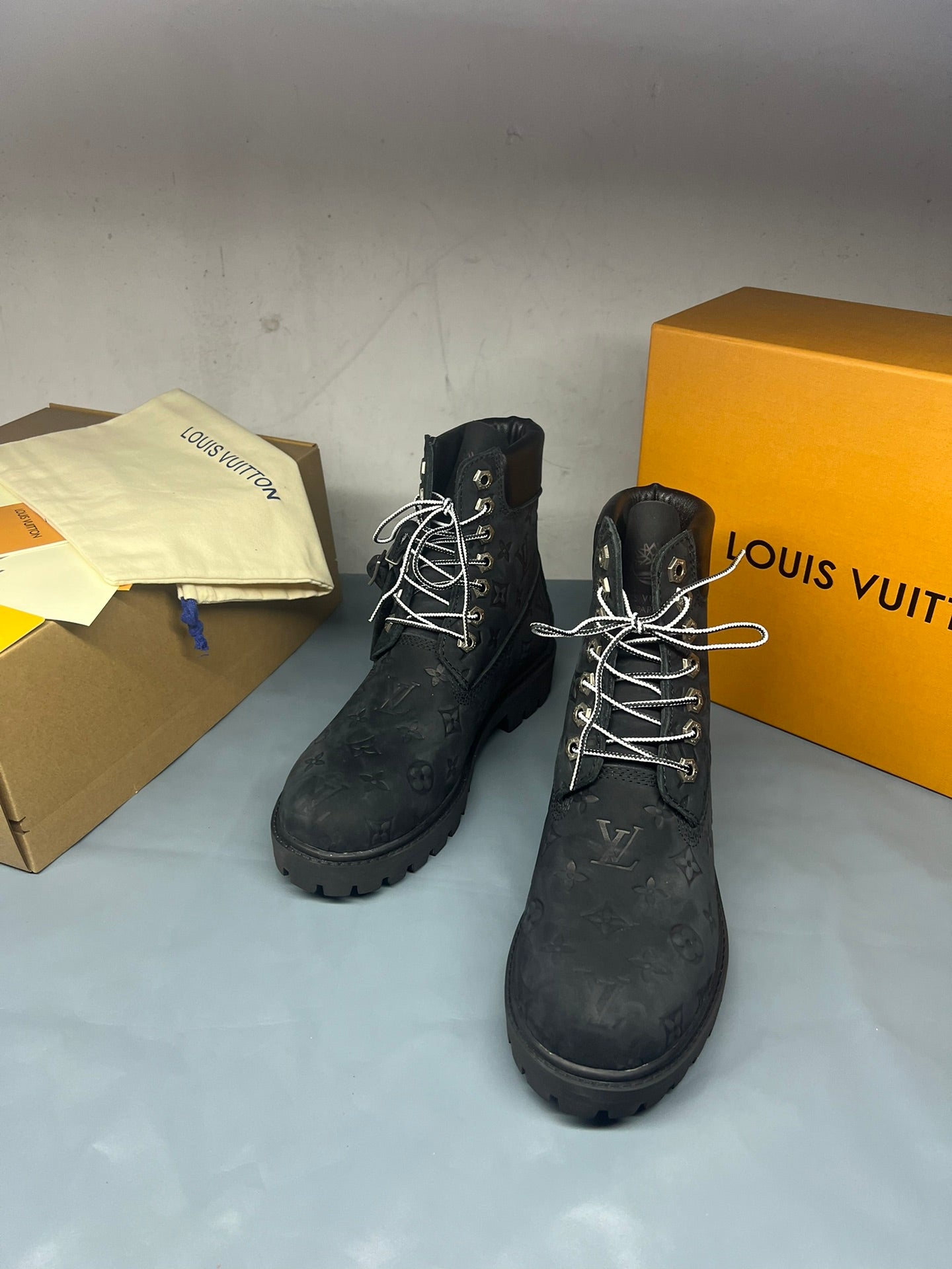 2105QE382Z Popular high-quality leather Boots
