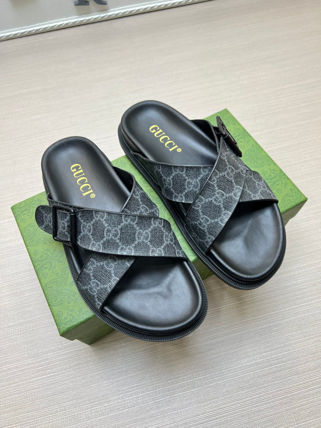54B92Z Popular slippers