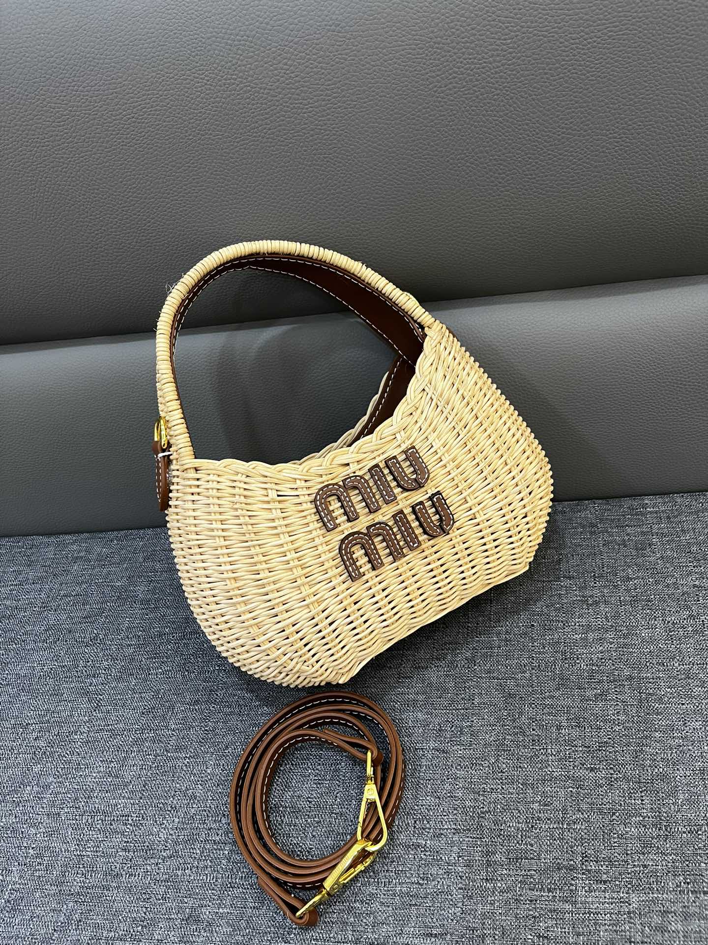 146PA119B Popular woven bag