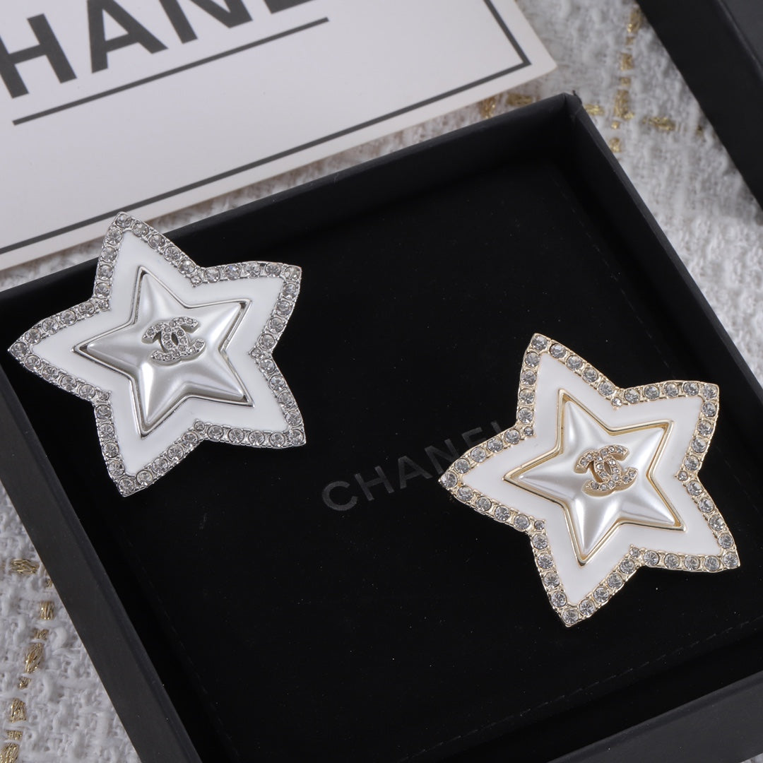 14C1082X    Popular  Brooch