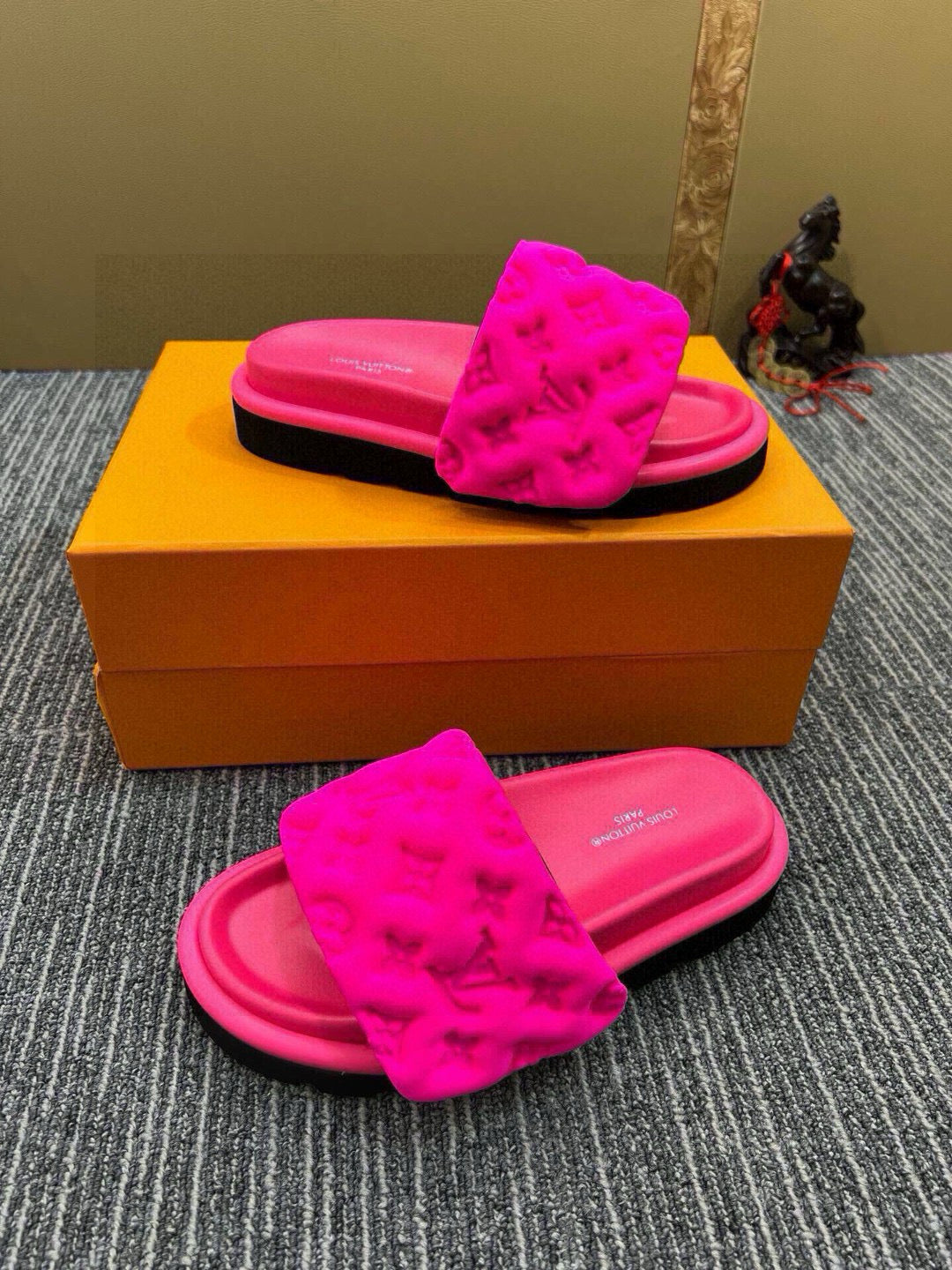 5QE13Z Popular Slippers