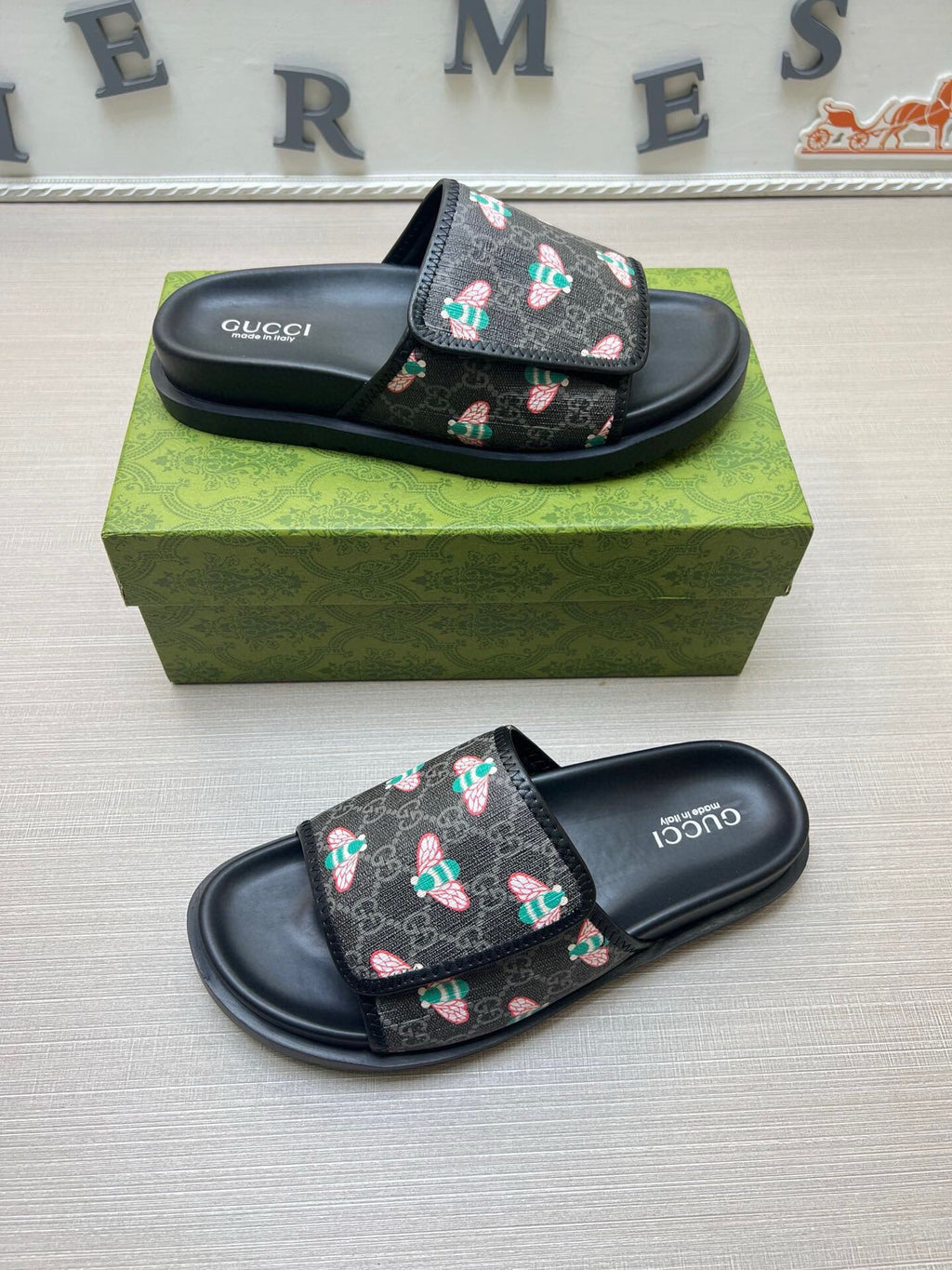 5WB240Z Popular Slippers
