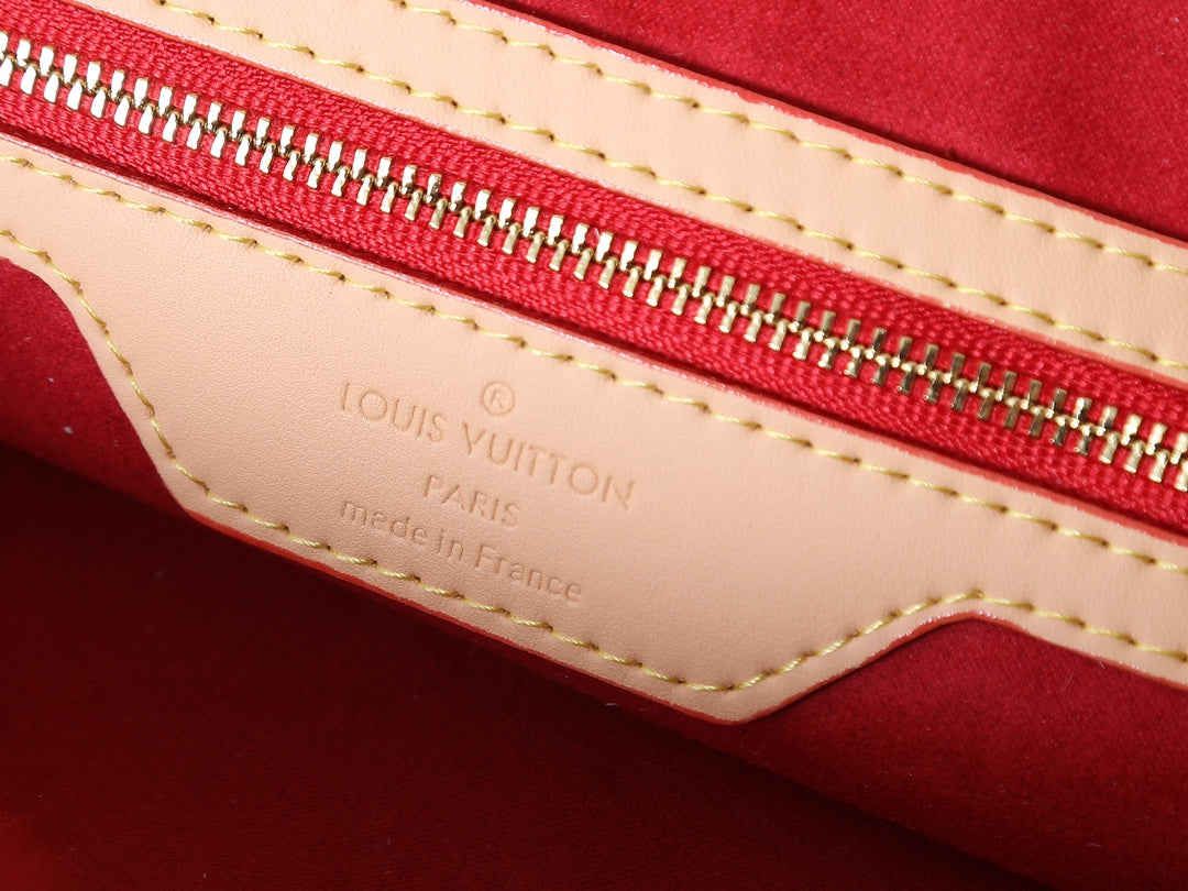 146PE173B Popular leather bag