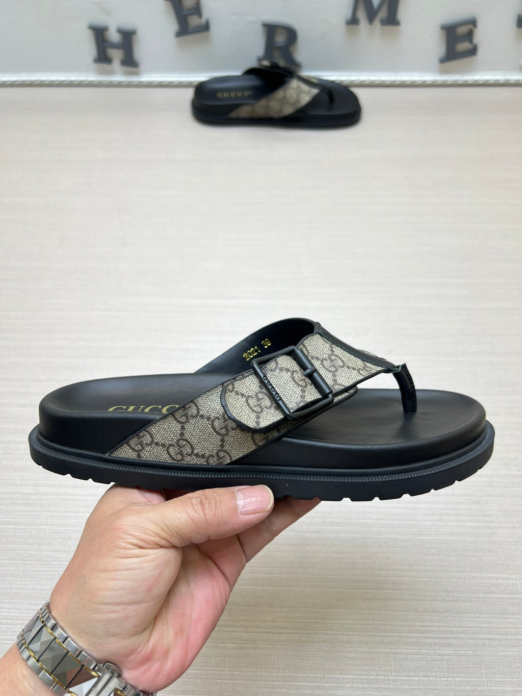 54B90Z Popular slippers