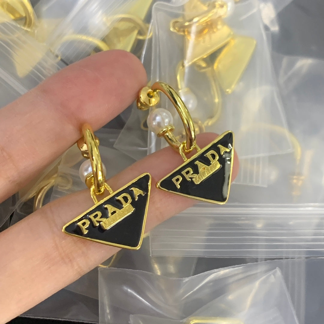 14PD818E Popular  Earrings