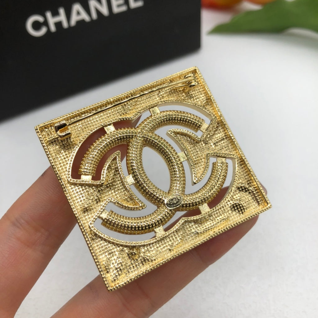 14C885X    Popular Brooch