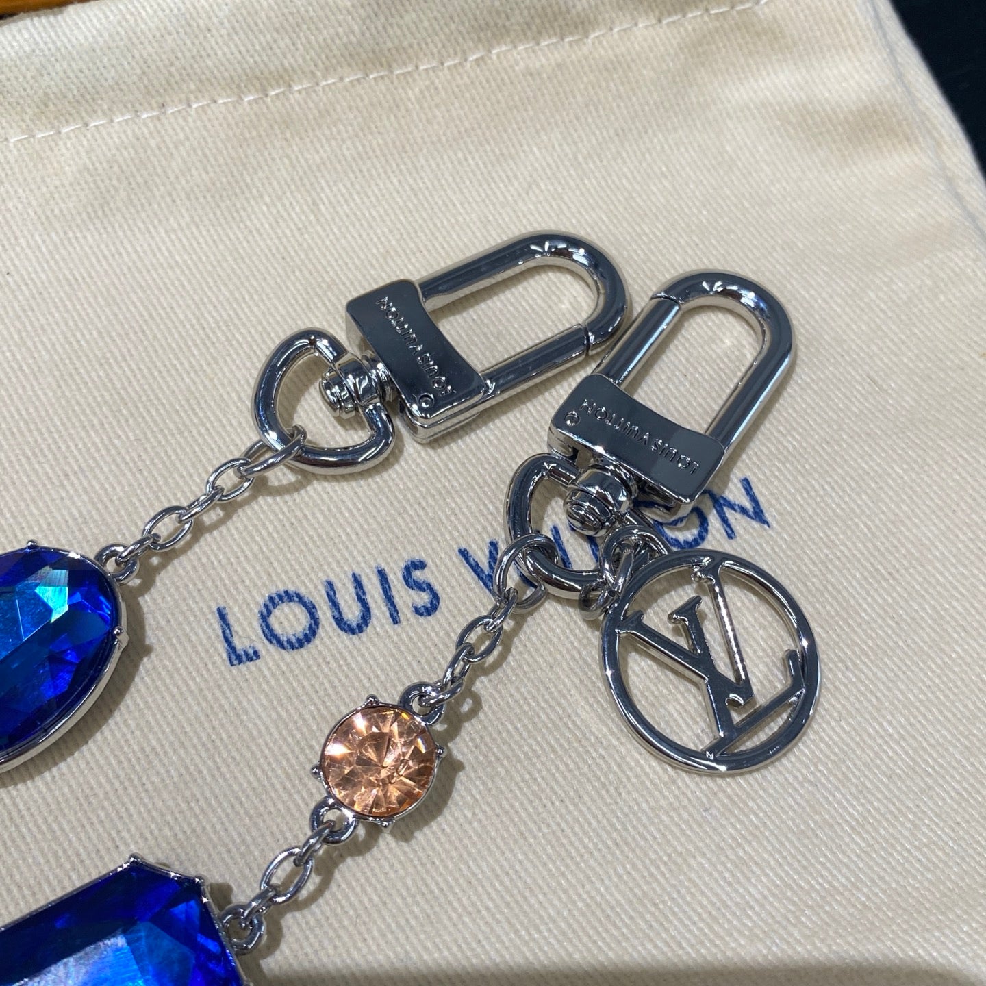 35QE28A Popular bag 's charms accessories