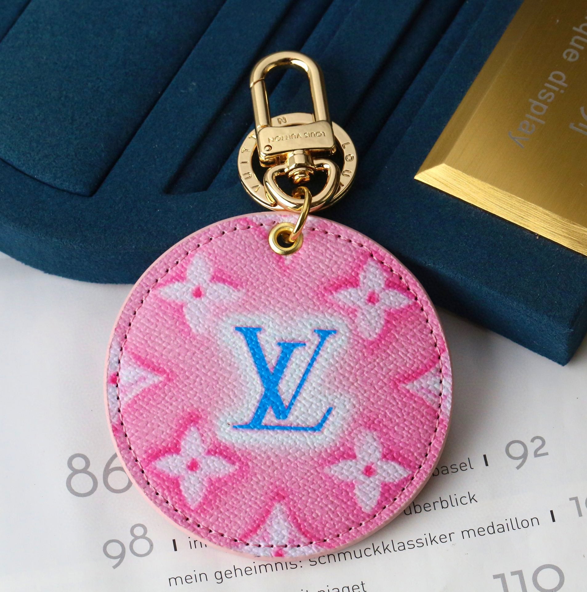 35QE22A Popular bag 's charms accessories