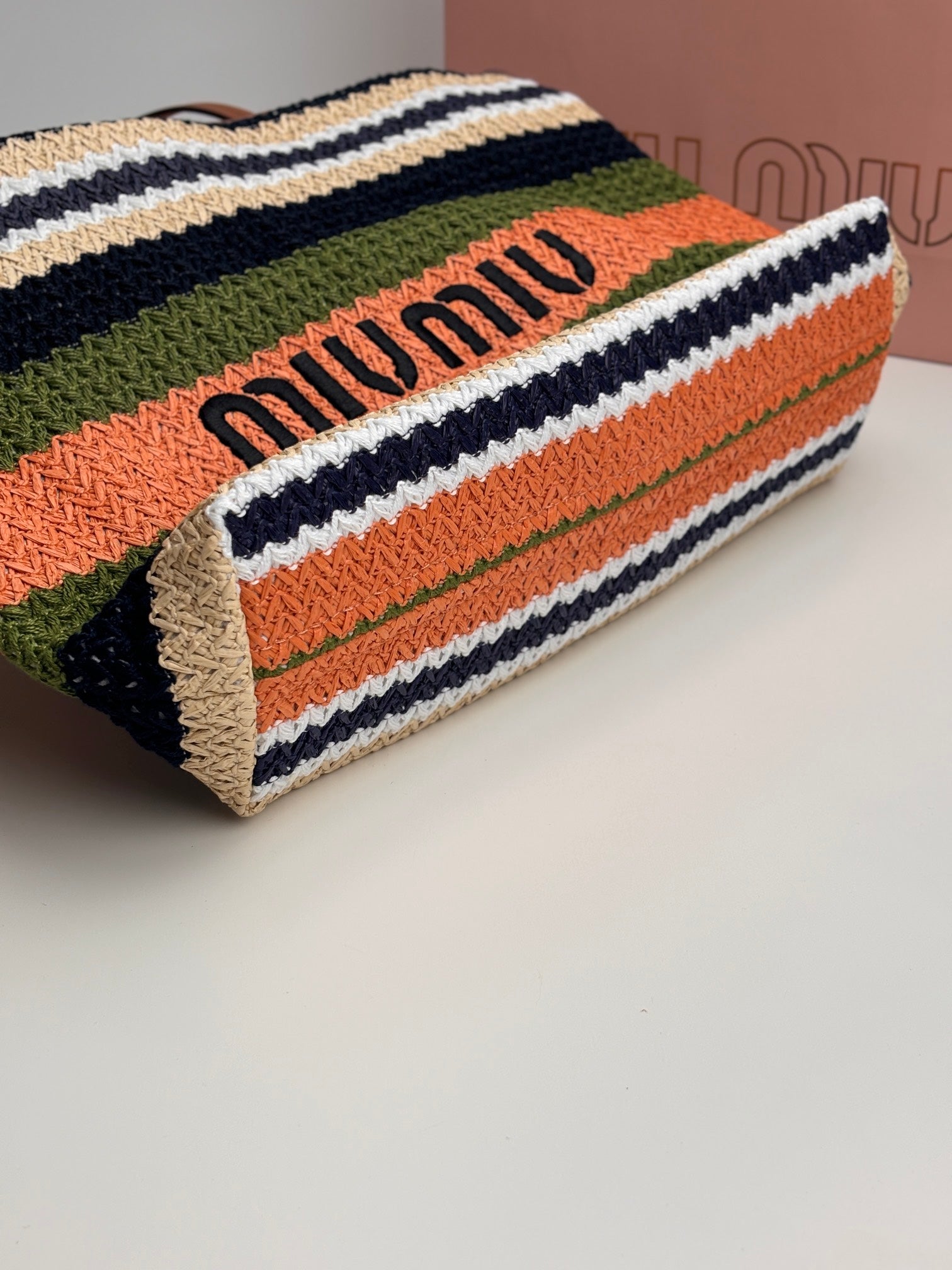 1XA78B Popular    Woven Bag