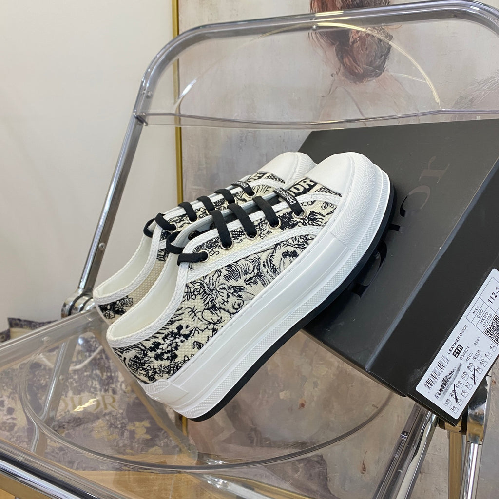 1XD67Z Popular shoes