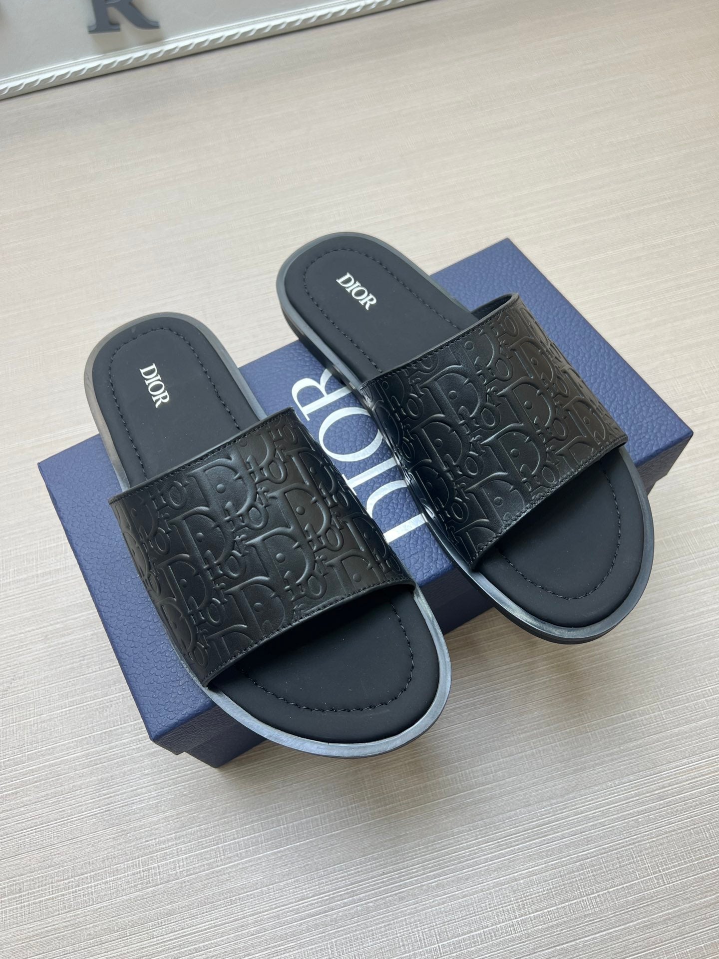 54D80Z Popular slippers