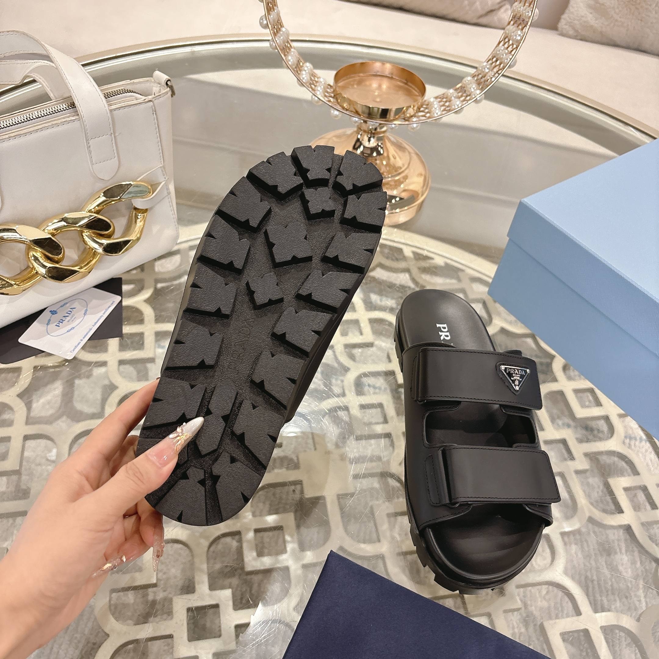 Z2P36P37 Popular high-quality leather Shoes