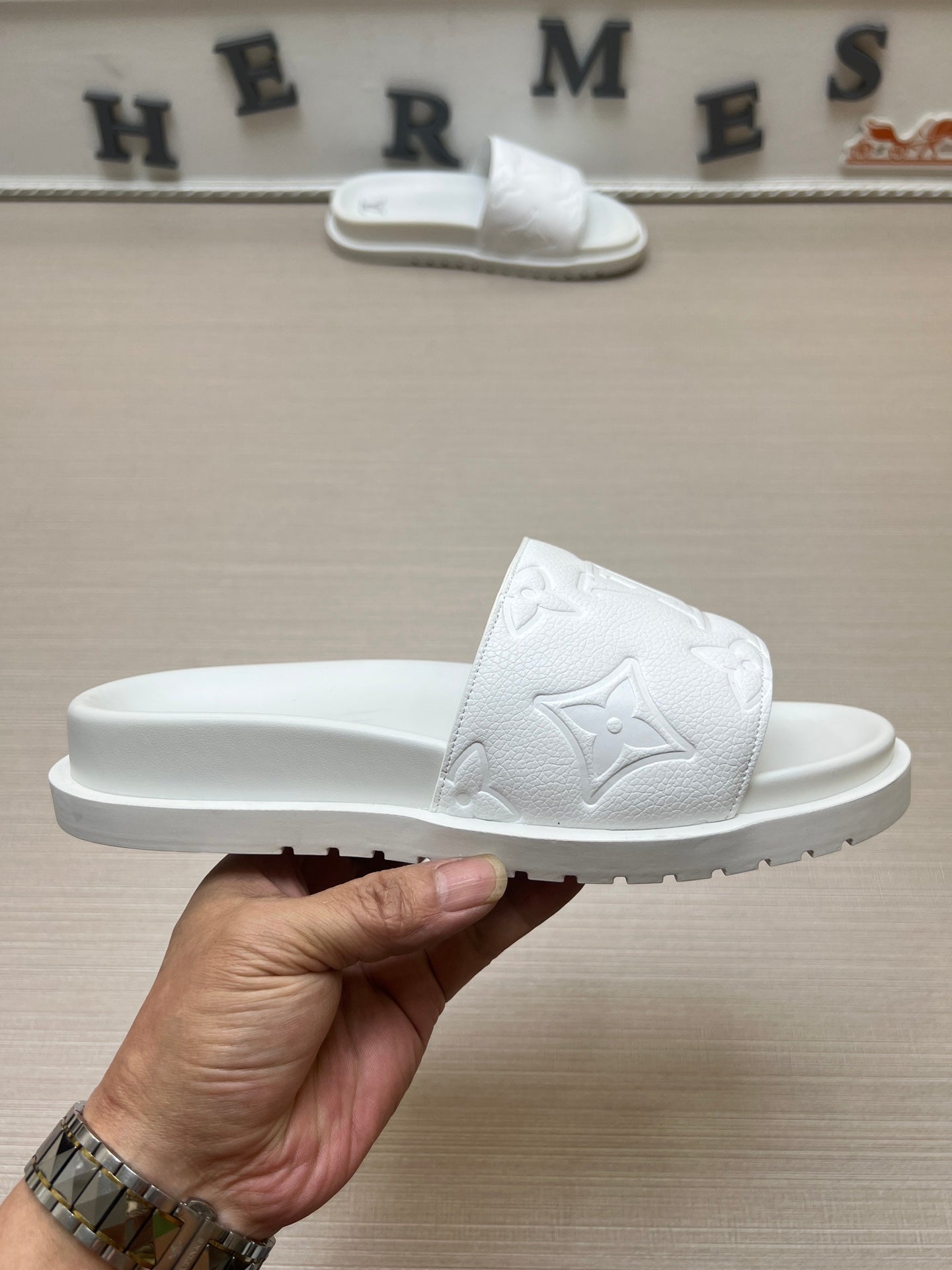 54E3Z Popular slippers