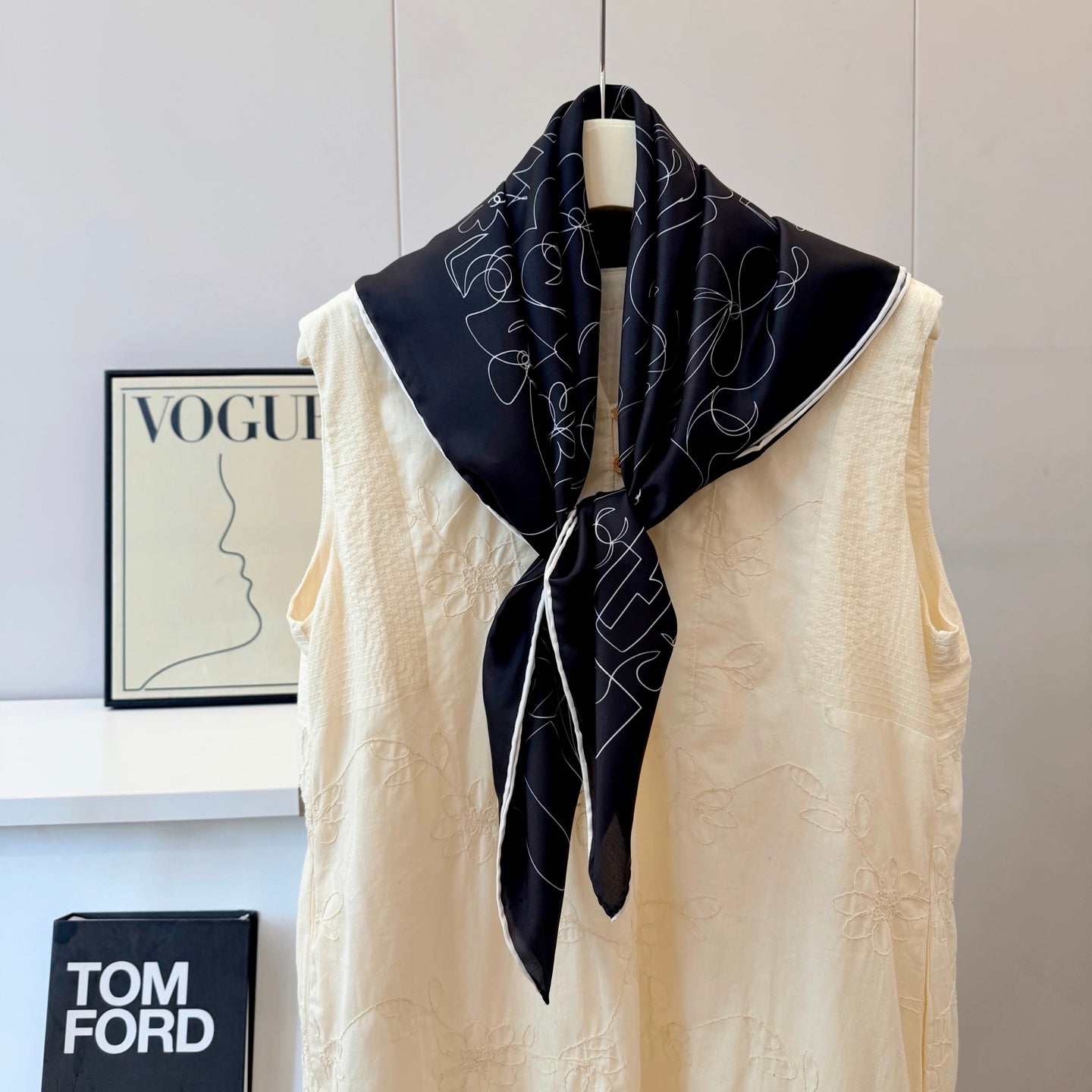 146NC8W Popular Silk Scarve