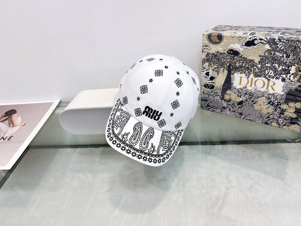 15QA82M Popular hats