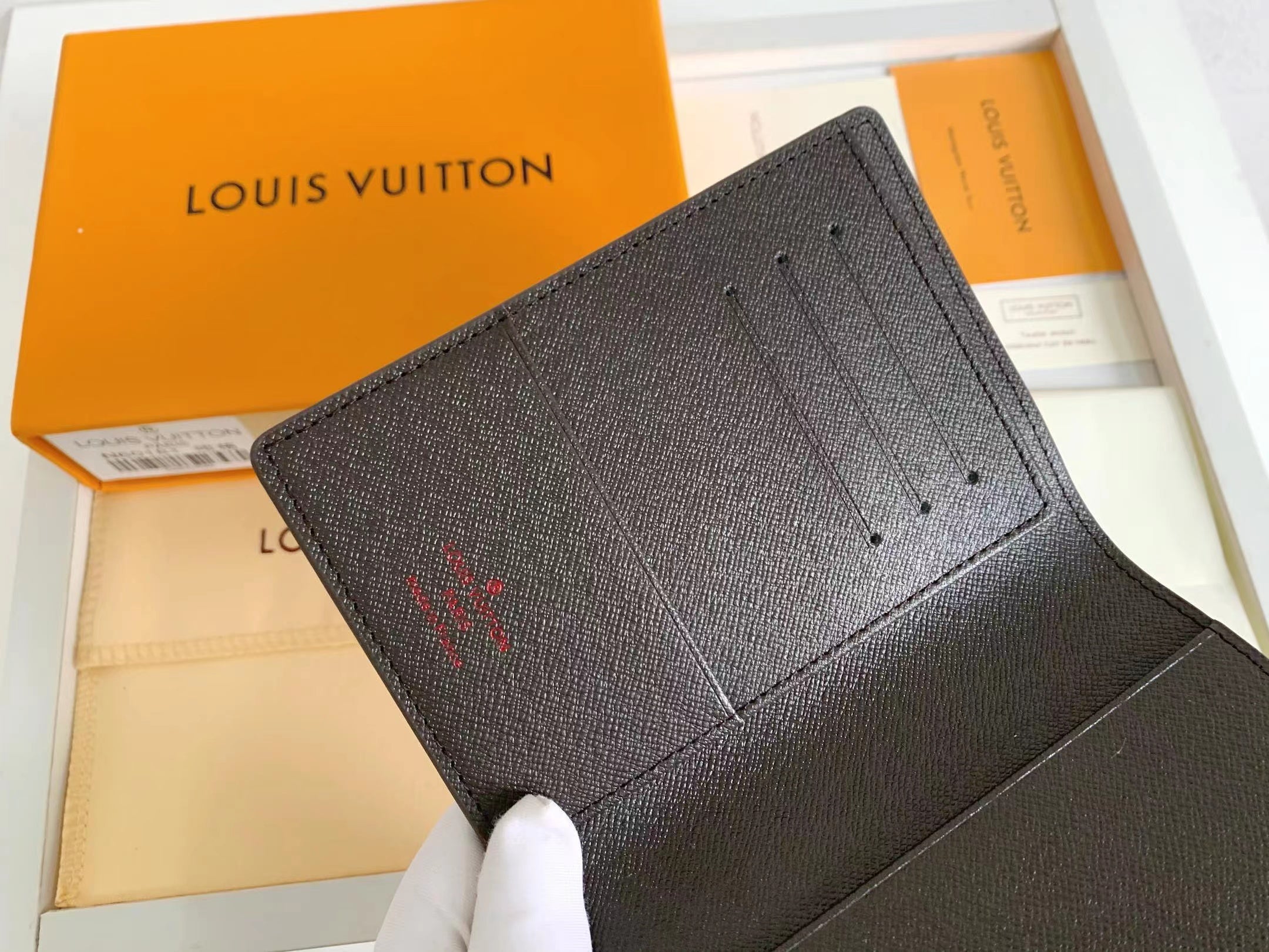 AE300B Popular  leather wallets