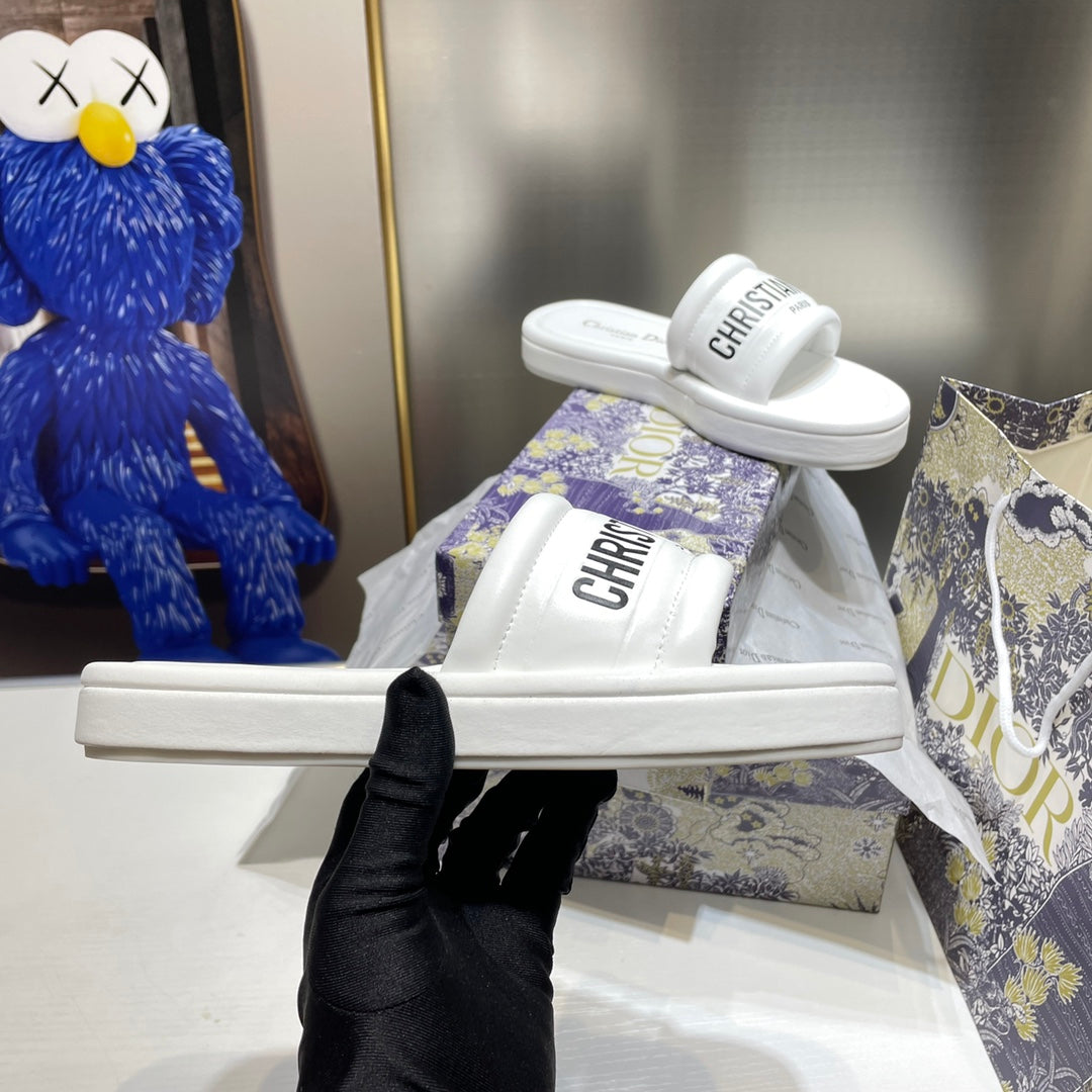 14D76Z Popular slippers