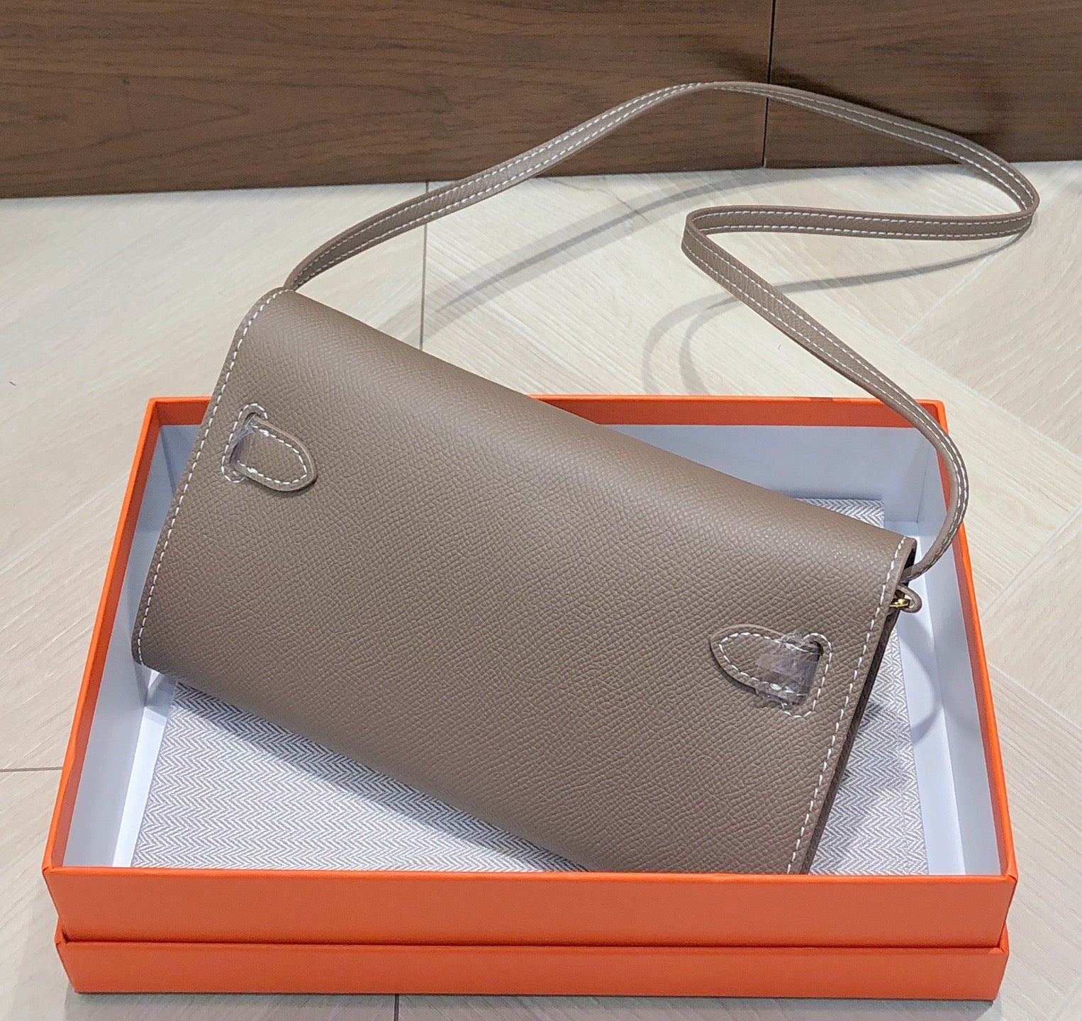 B1X66H11 Popular high-quality leather bag