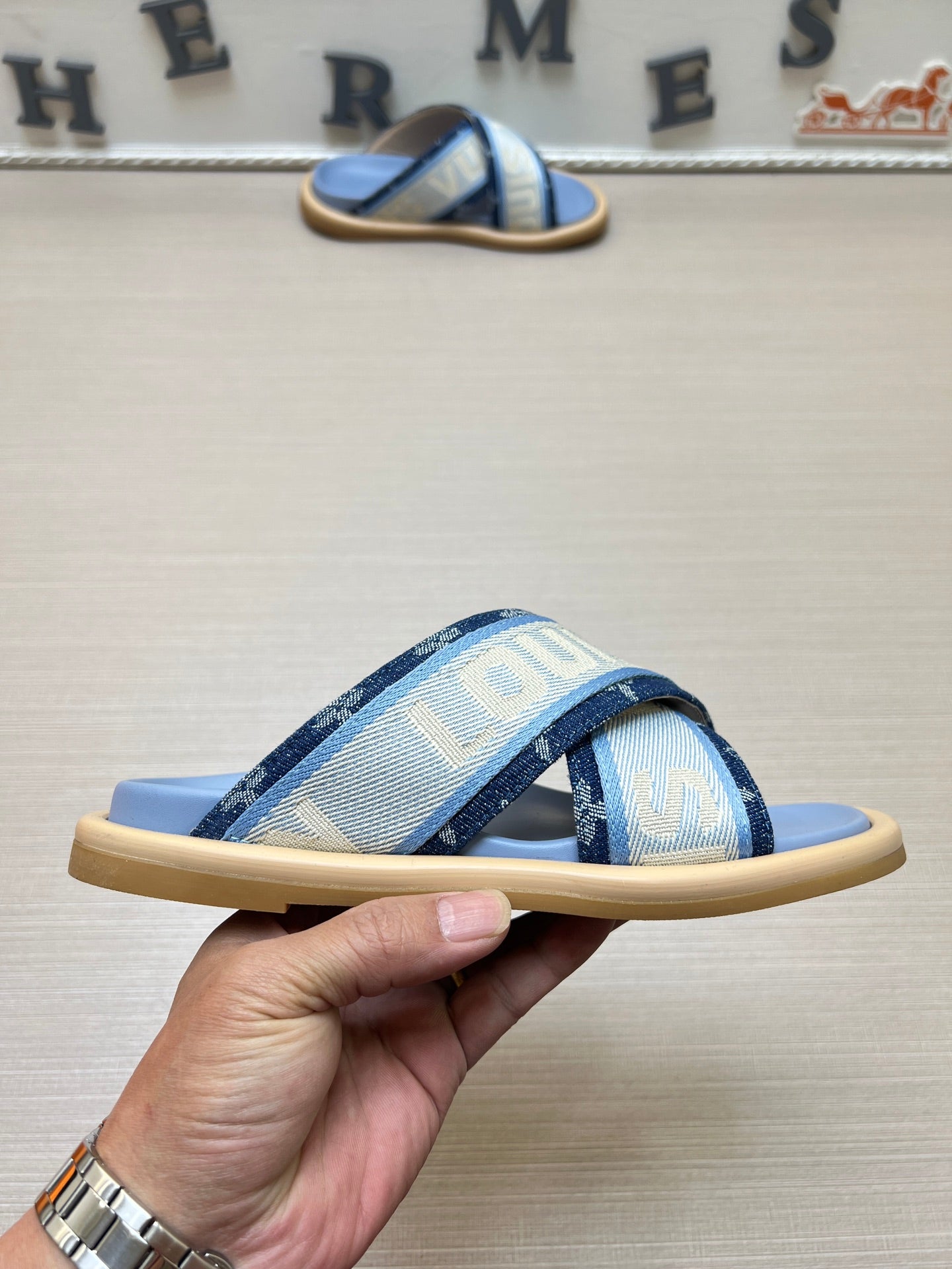 535ZE272Z Popular Slippers
