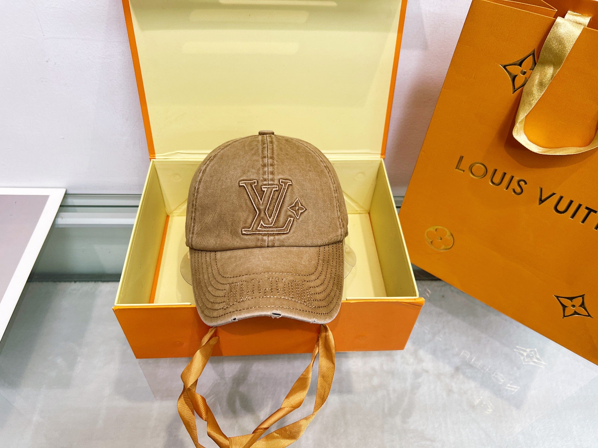 16XE29M Popular hats