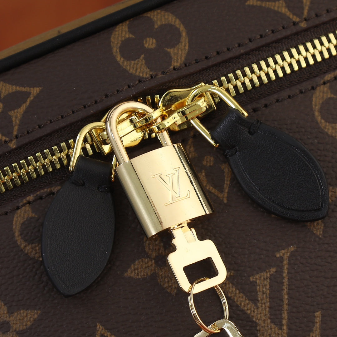 2XE121B Popular   leather bag 