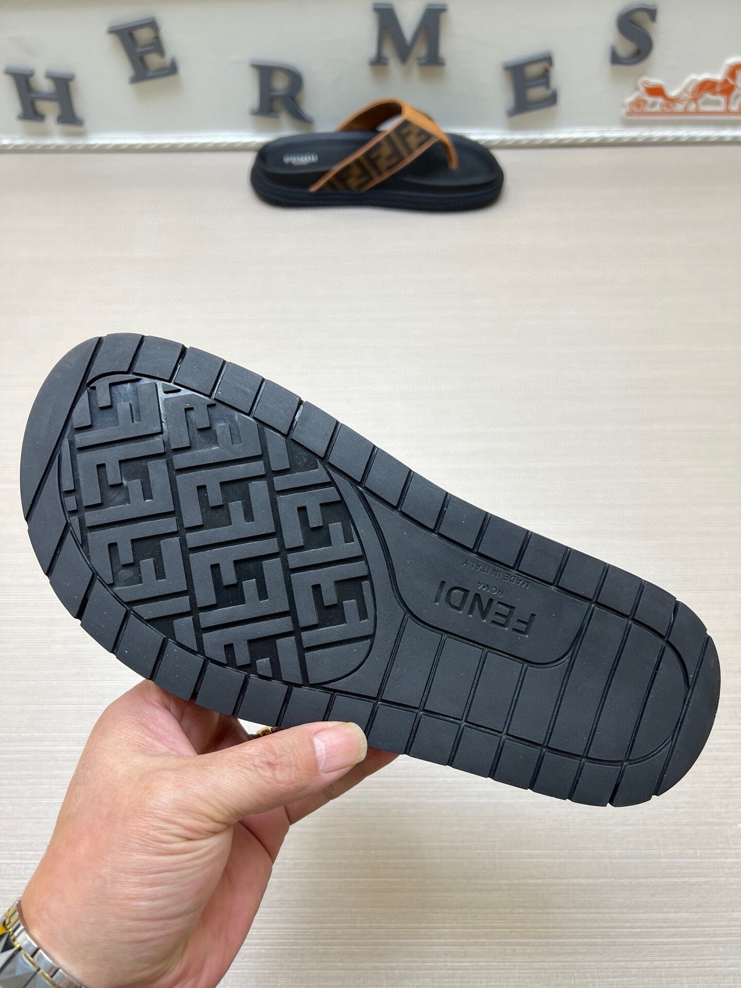 5LF222Z Popular Slippers