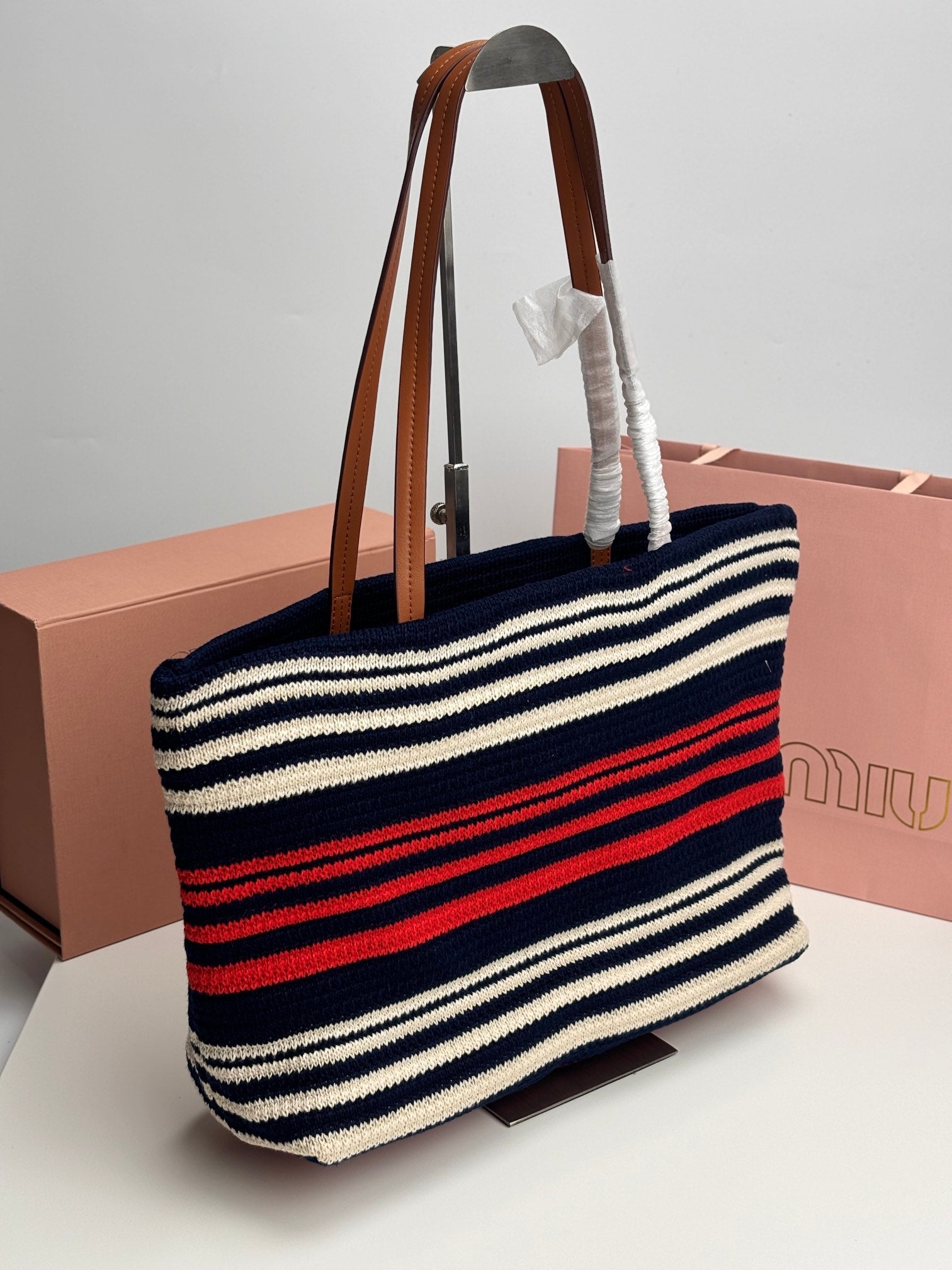 1XA78B Popular    Woven Bag